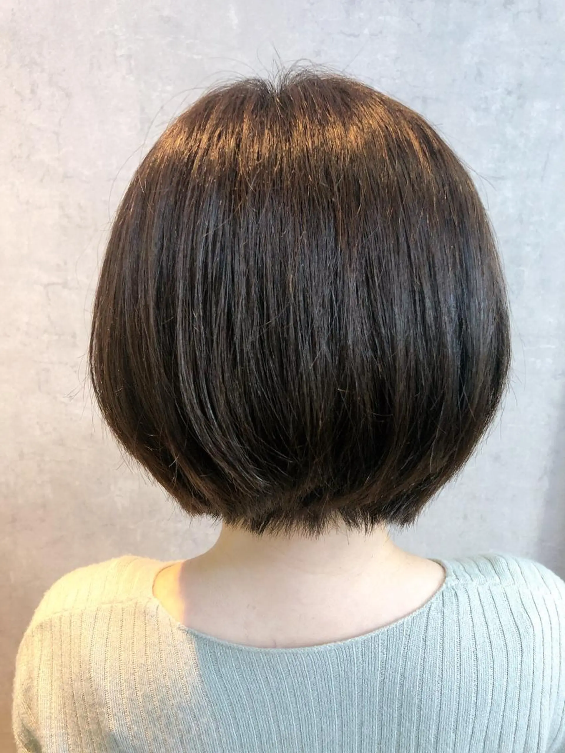 ショート カラー アッシュ 透明感カラー くせ毛 似合わせカット ヘアカラー トリートメント SAKURA所属・鹿取 三紗子のヘアスタイル