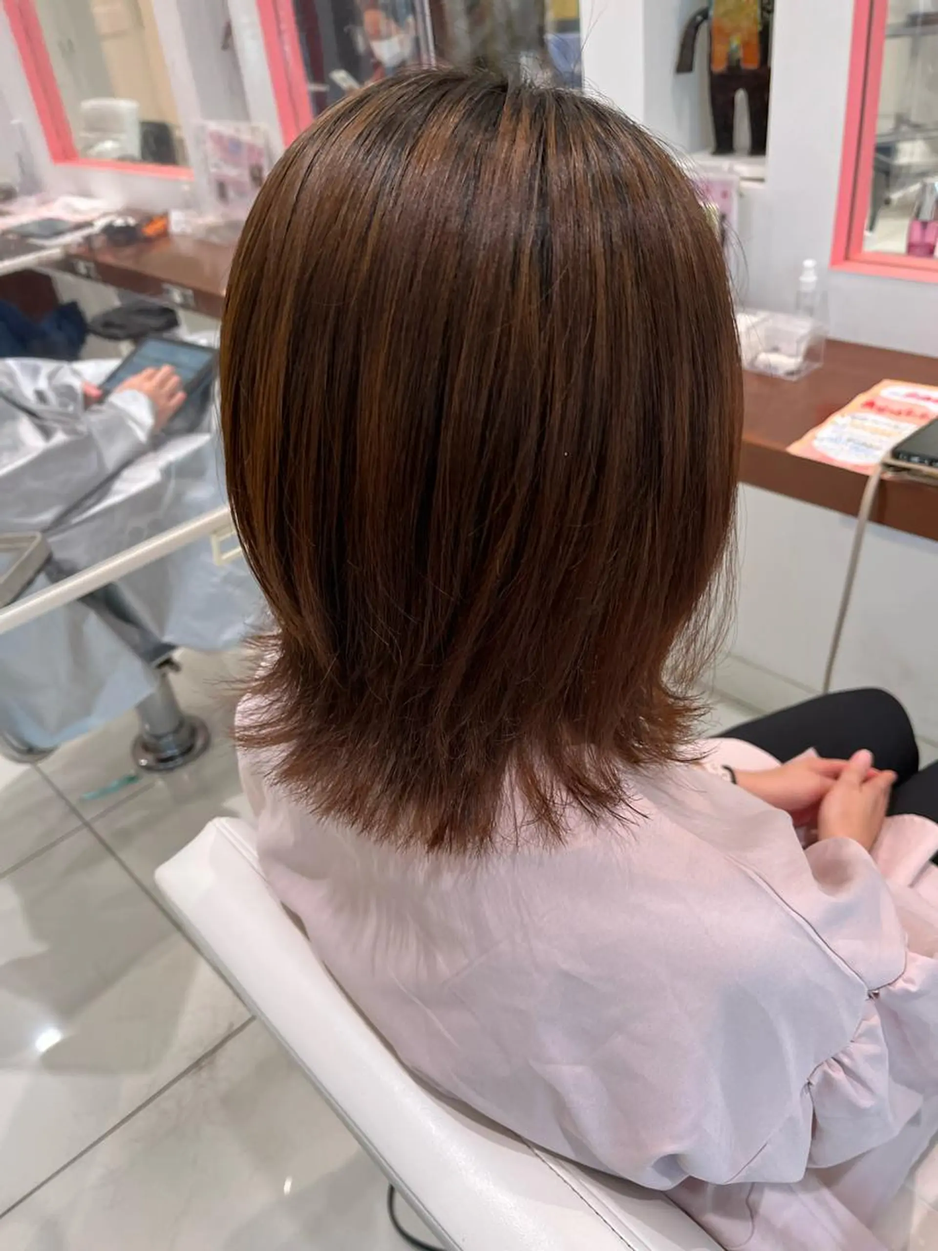 ミディアム レイヤーカット 似合わせ 垢抜け🌟 AKINOのヘアスタイル