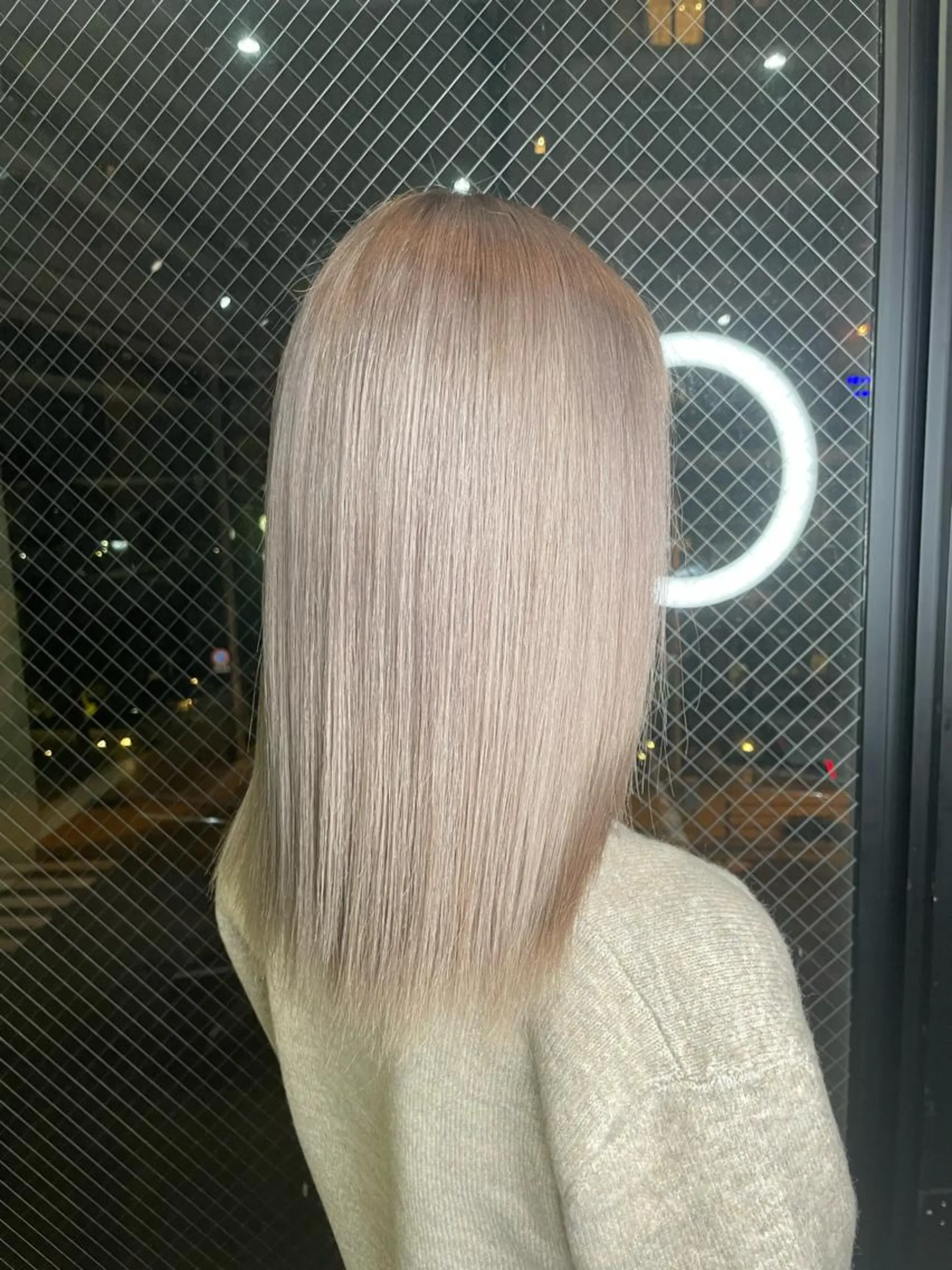 ミディアム カラー アッシュ バレイヤージュ ベージュカラー ブリーチ グラデーションカラー Carpe Diem所属・安田和洋 ブリーチカラー特化のヘアスタイル