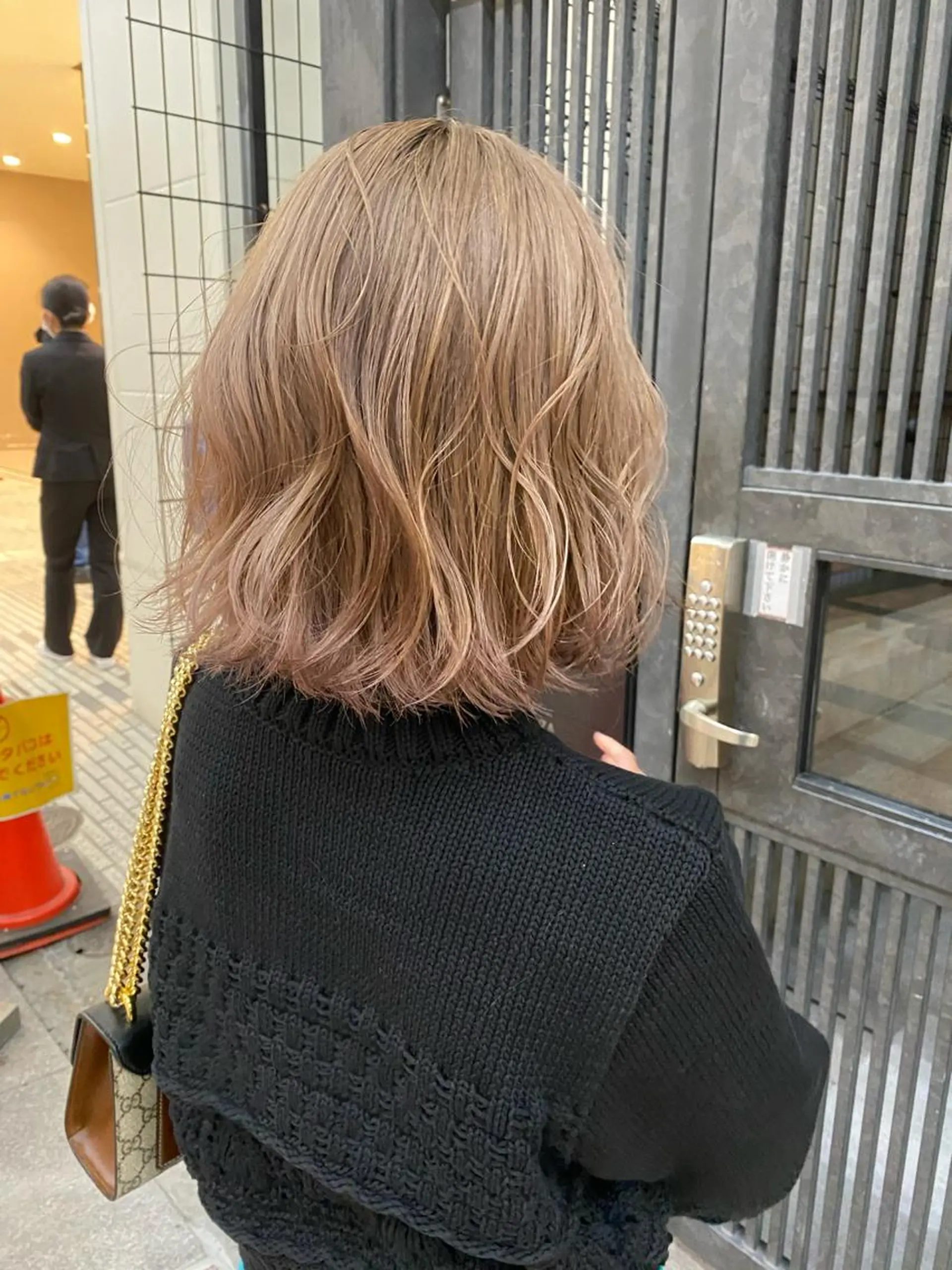 ショート ヘアカラー ケリーズグリーン所属・ボブ/艶ハイトーン 森田/嵩士のヘアスタイル