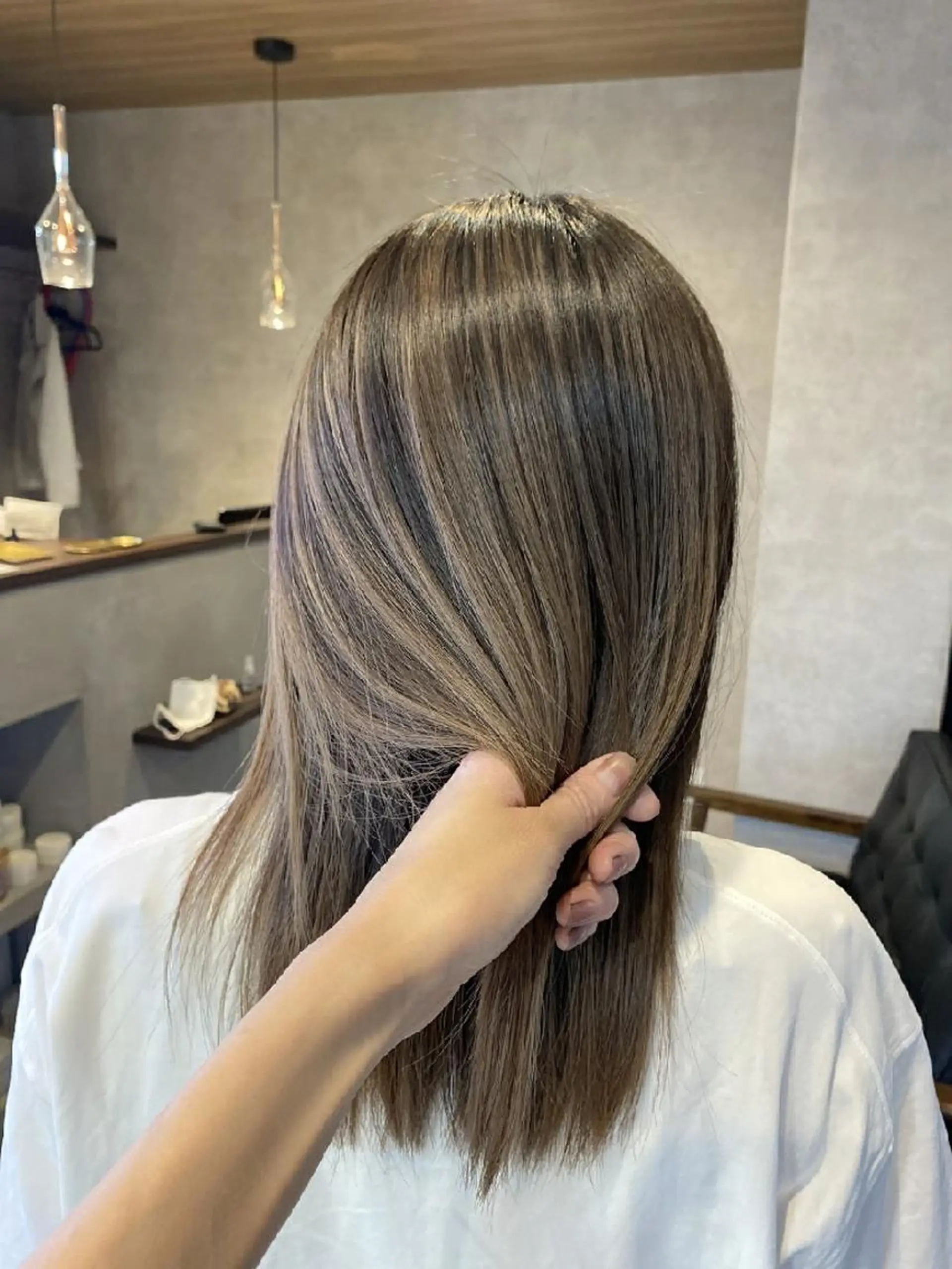 ミディアム カラー アッシュ バレイヤージュ ベージュカラー ブリーチ グラデーションカラー カット ヘアカラー トリートメント RIENS♡xrea 山本優舞のヘアスタイル