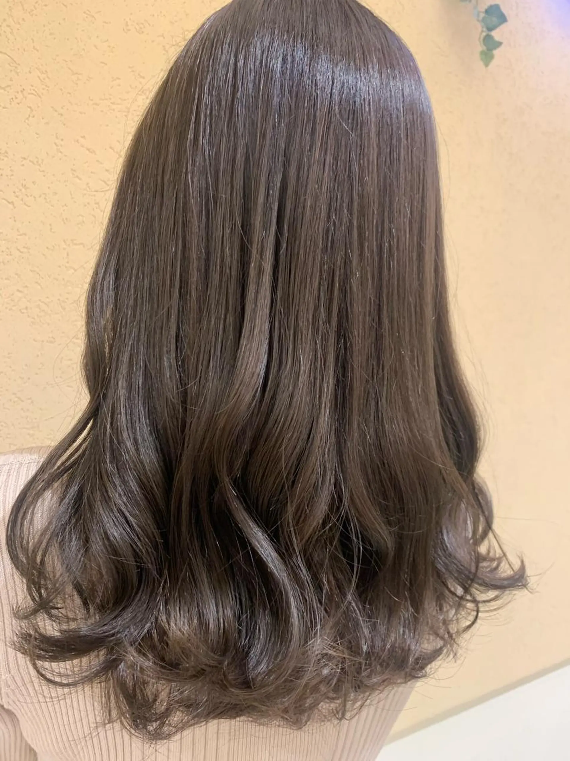 セミロング カラー グレージュ ハイライトカラー ハイライト シャドールーツ美容師 篠原康太のヘアスタイル