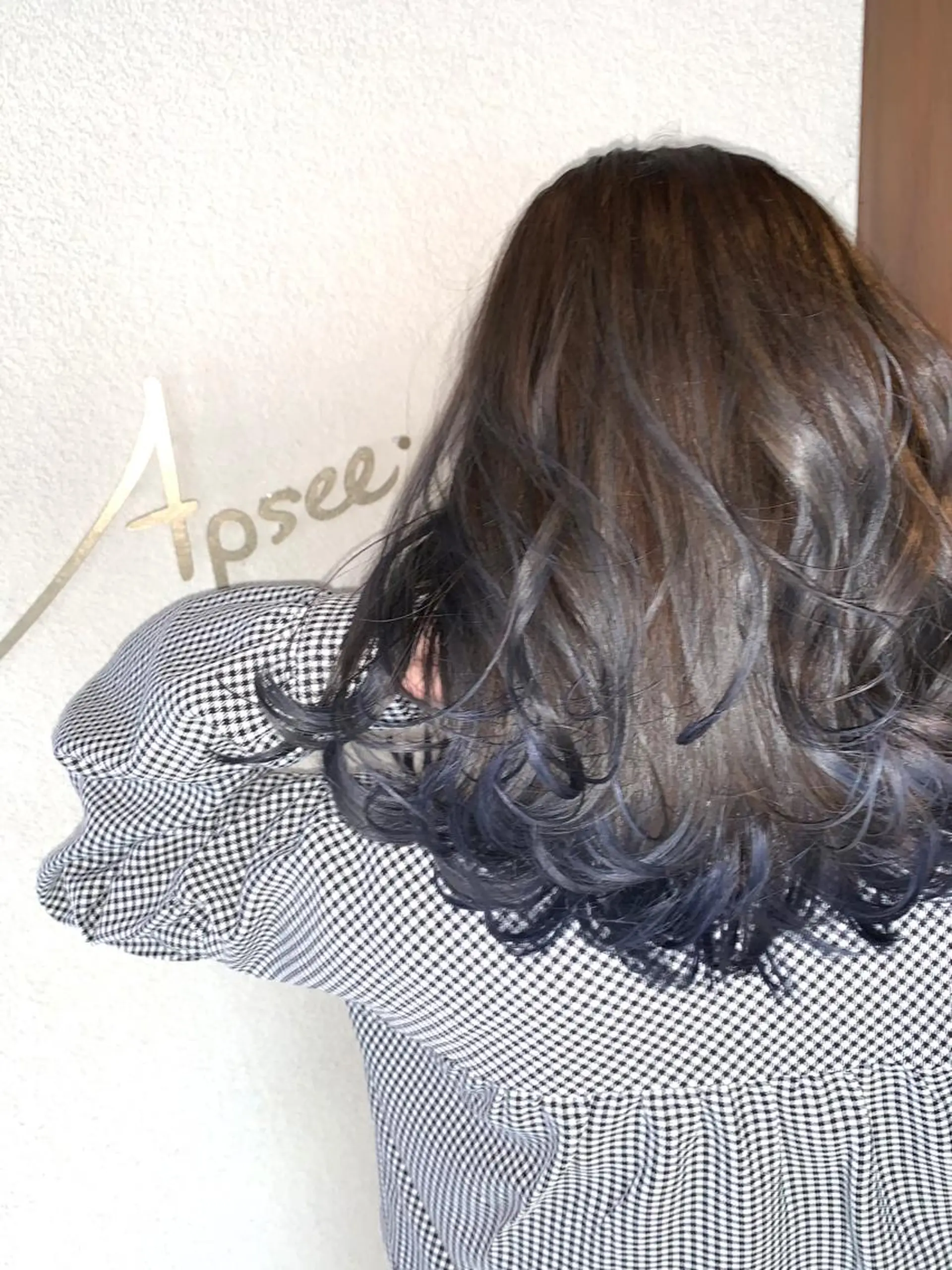 セミロング カラー パーマ ヘアアレンジ ブルーカラー ダークグレー ネイビーカラー APSEE メンズカラー特化のヘアスタイル