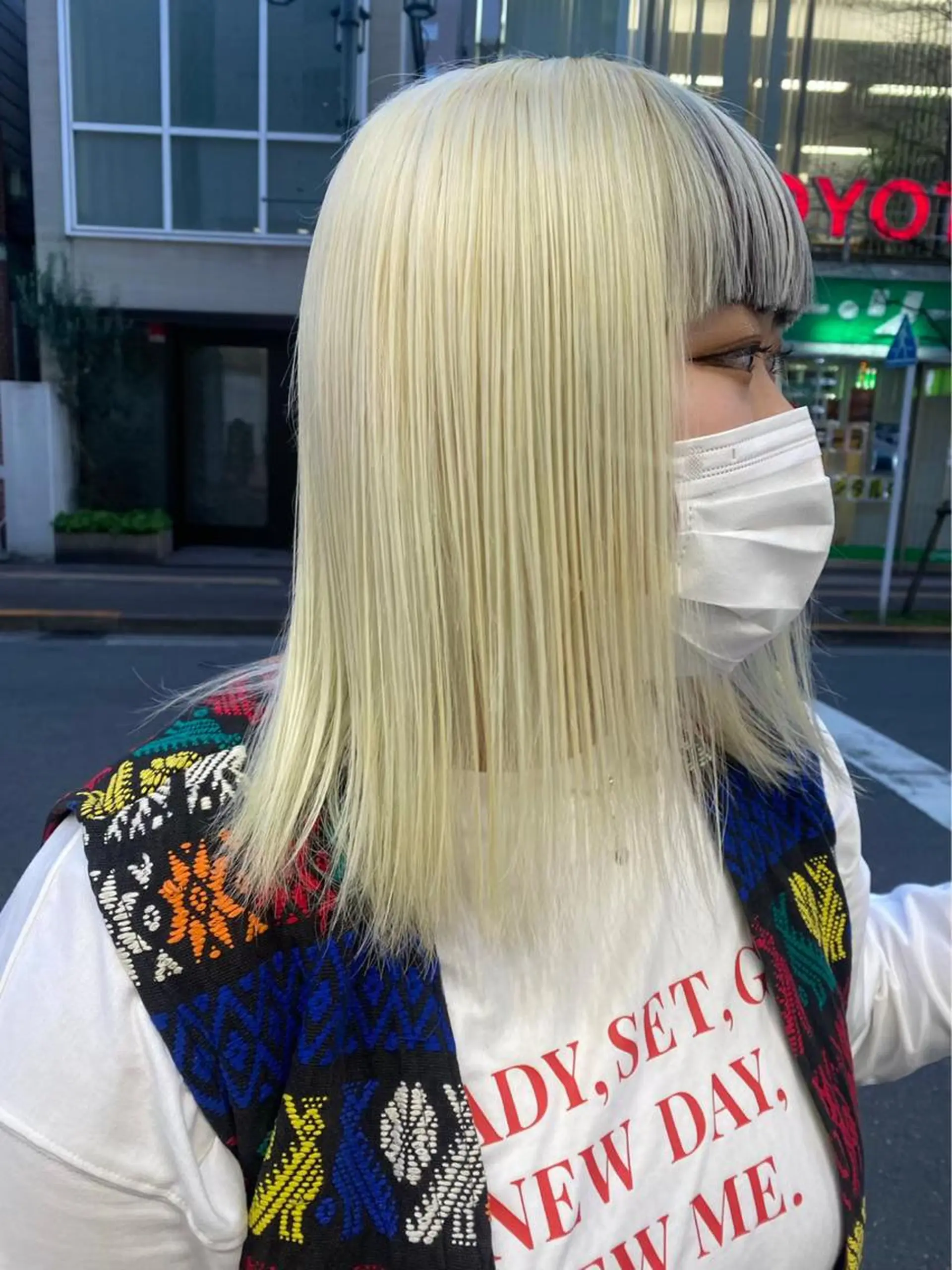 セミロング カラー ブリーチ ケアブリーチ 透明感カラー デザインカラー ダブルカラー ハイトーン/マツエク AYAKA🌙のヘアスタイル