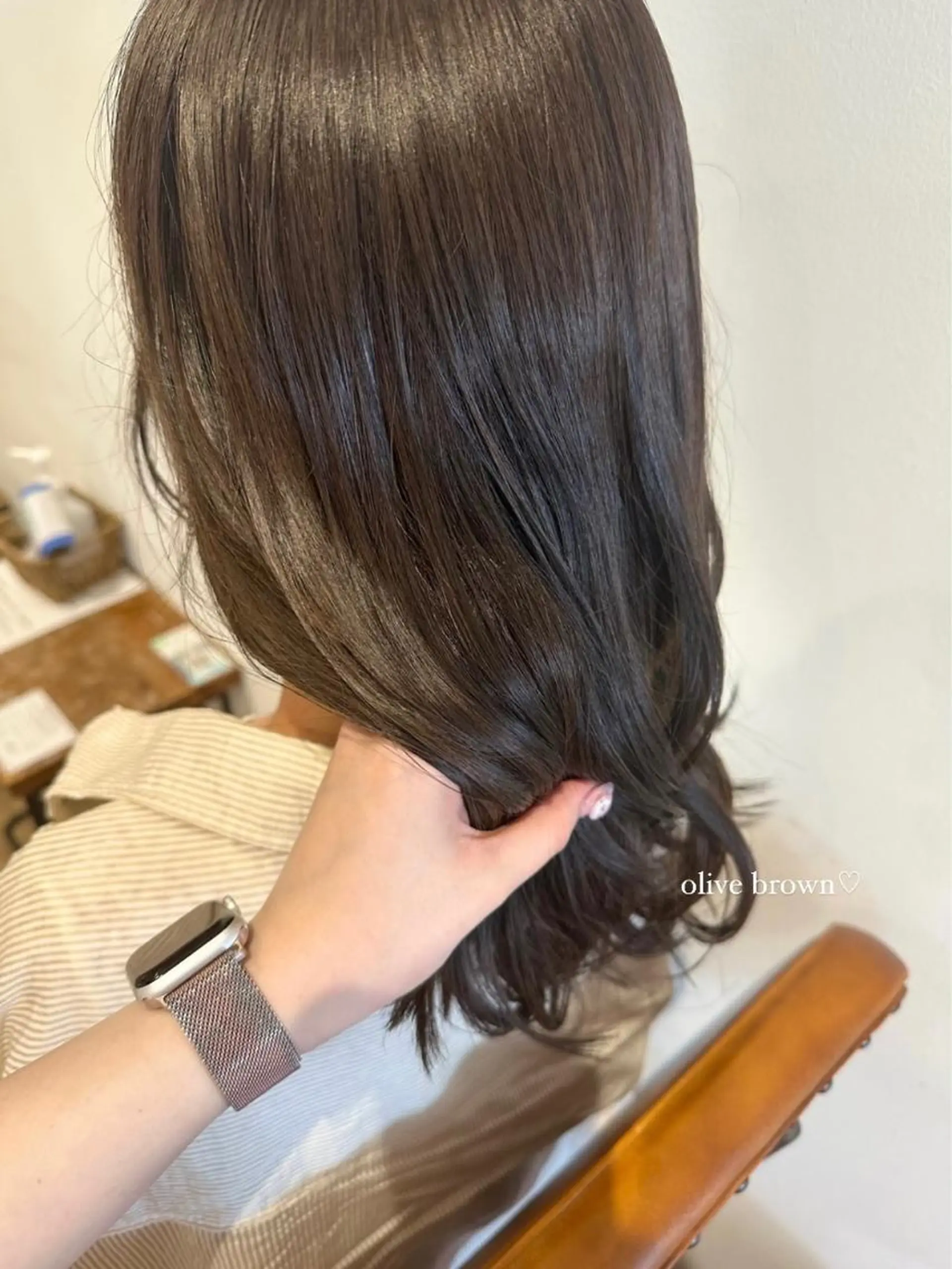 ロング カラー パーマ ヘアアレンジ キッズ ネイル マツエク・マツパ アイブロウ 透明感カラー 眉カラー ブラウン 赤色 himawari♡ 柔らかいカラーのヘアスタイル