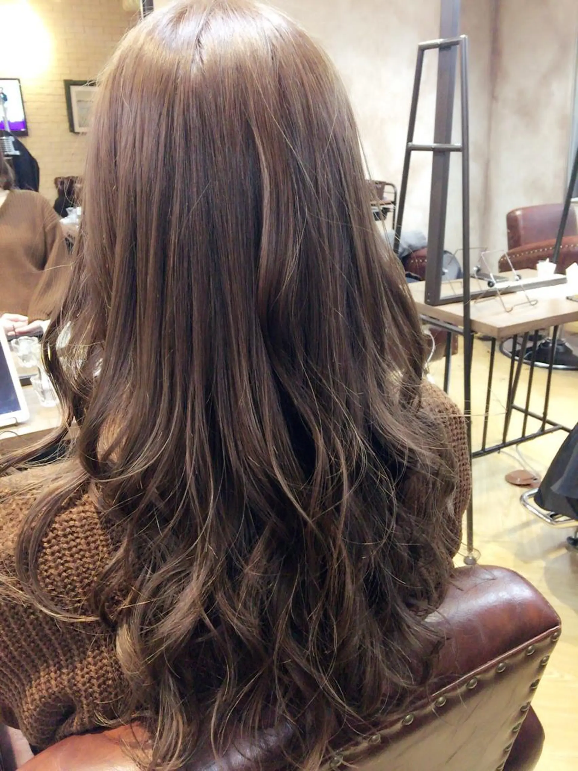 ロング カット ヘアカラー トリートメント siki. 石渡のヘアスタイル