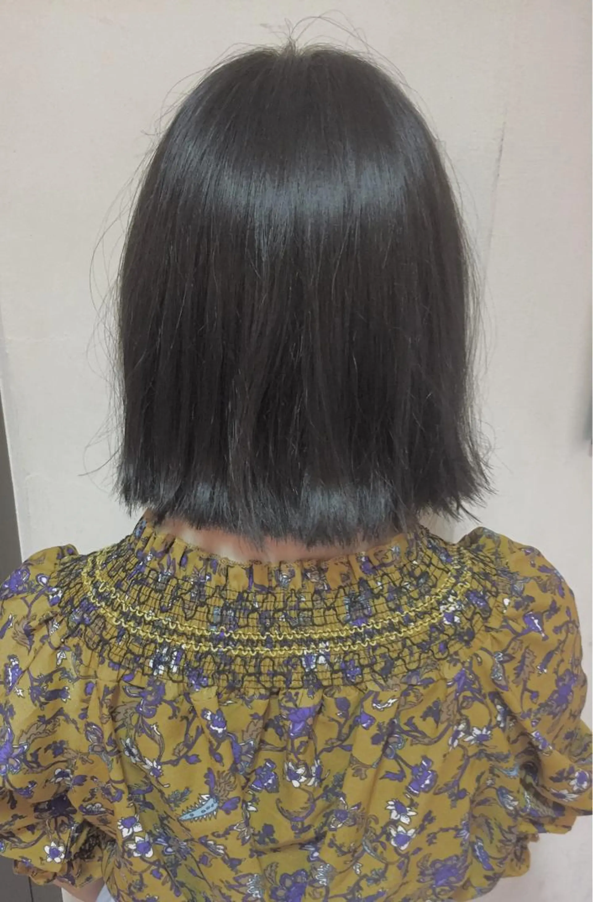 ミディアム カラー 切りっぱなしボブ アッシュ ブルーカラー ブルーアッシュ ボブ 可愛いを作る神 ナオヒロのヘアスタイル