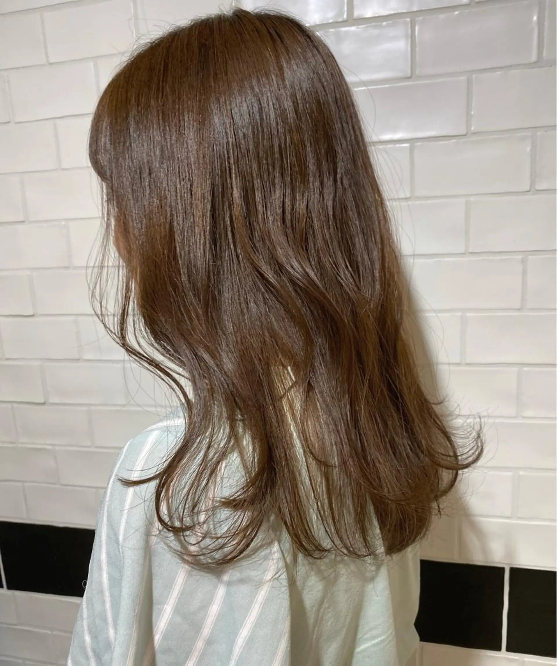 セミロング カラー レイヤーカット io濱川 遥のヘアスタイル