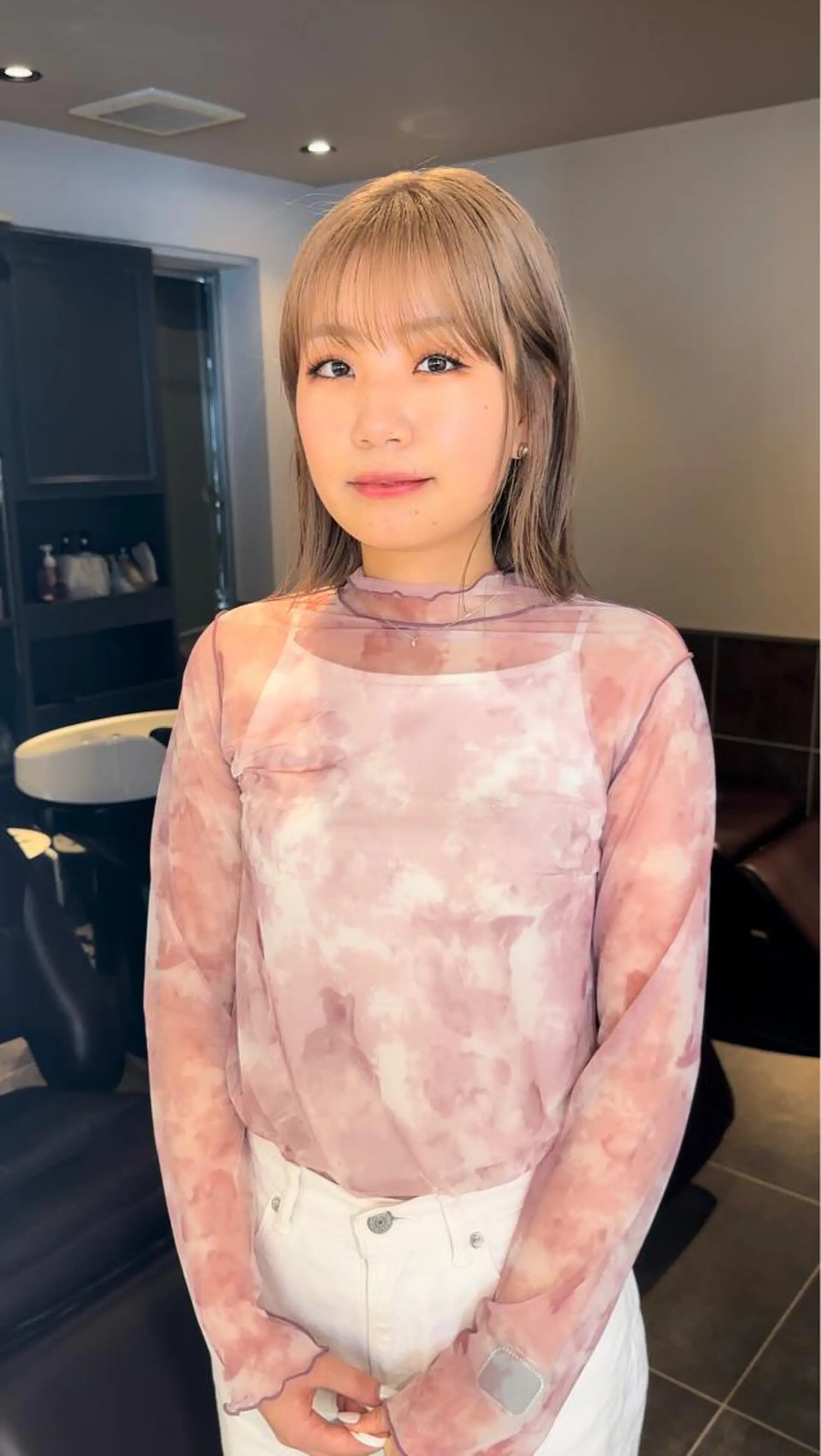 ミディアム カラー パーマ ヘアアレンジ メンズ キッズ ネイル マツエク・マツパ アイブロウ 成人式 切りっぱなしボブ ショートボブ 子どものヘアアレンジ ミディアムパーマ ヘアカラー 🦕ウルフカット 🦕ａｋｉｈｏのヘアスタイル