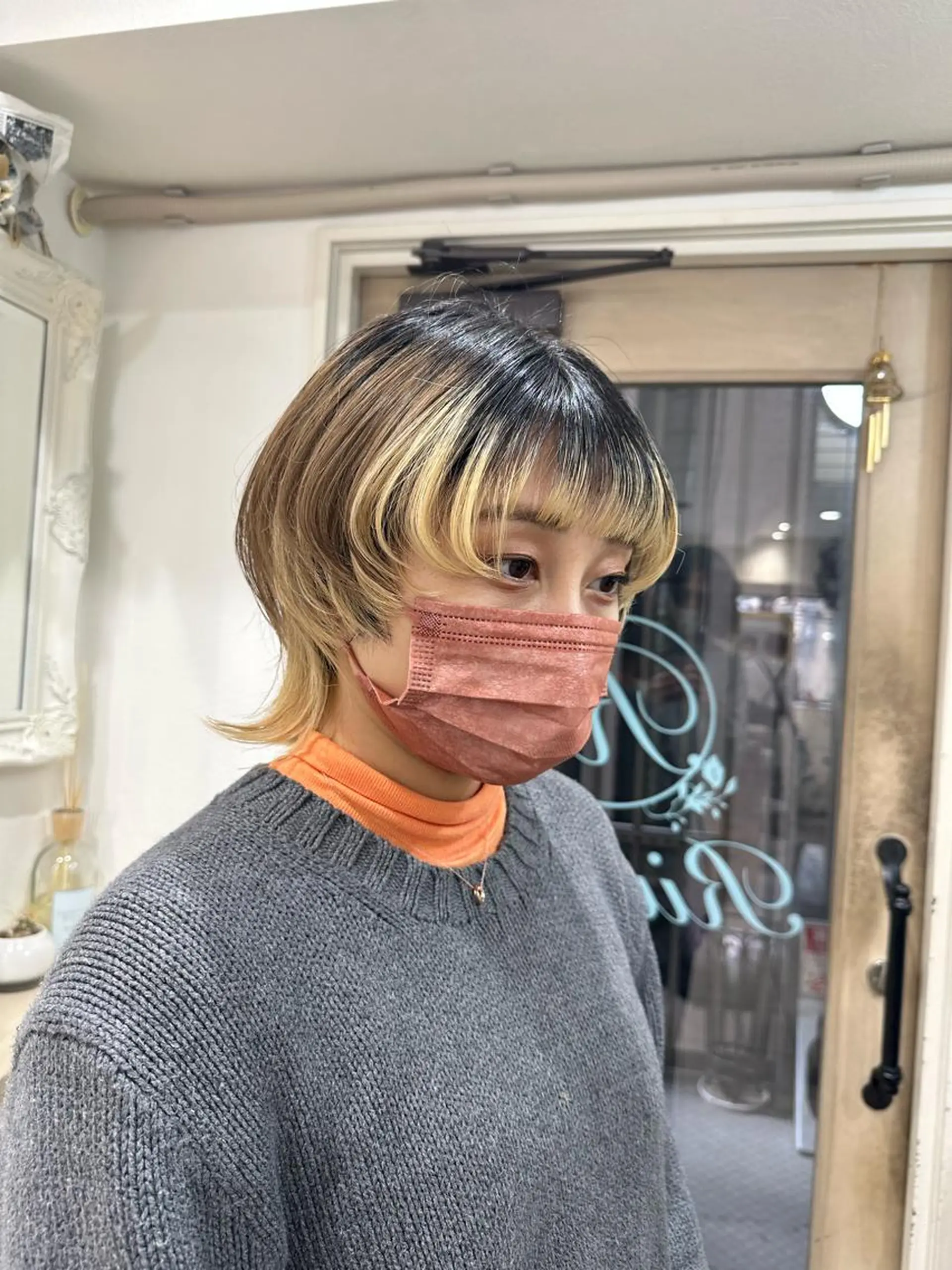 ショート ウルフカット cinq PROJECT所属・ミルクティーベージュ /三村克彦のヘアスタイル