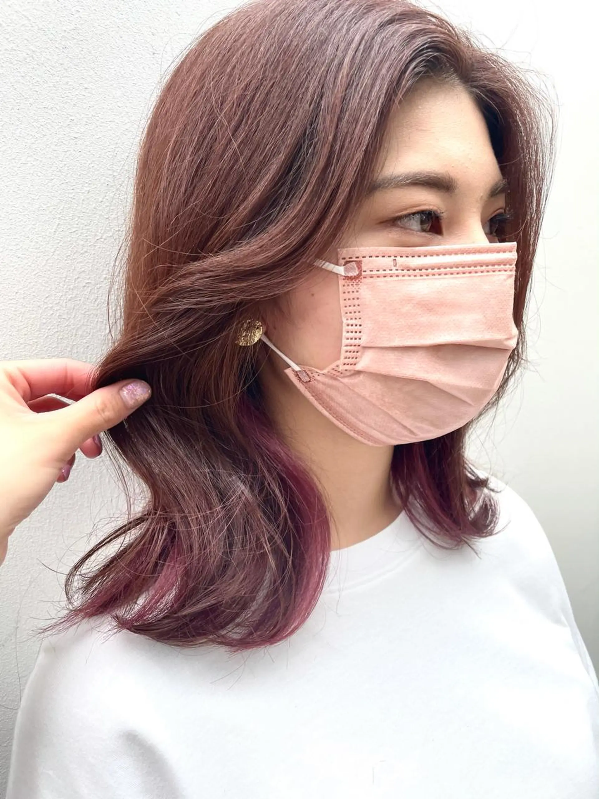 ミディアム カラー インナーカラー ピンクカラー ヘアカラー トリートメント chama レイヤーカットのヘアスタイル