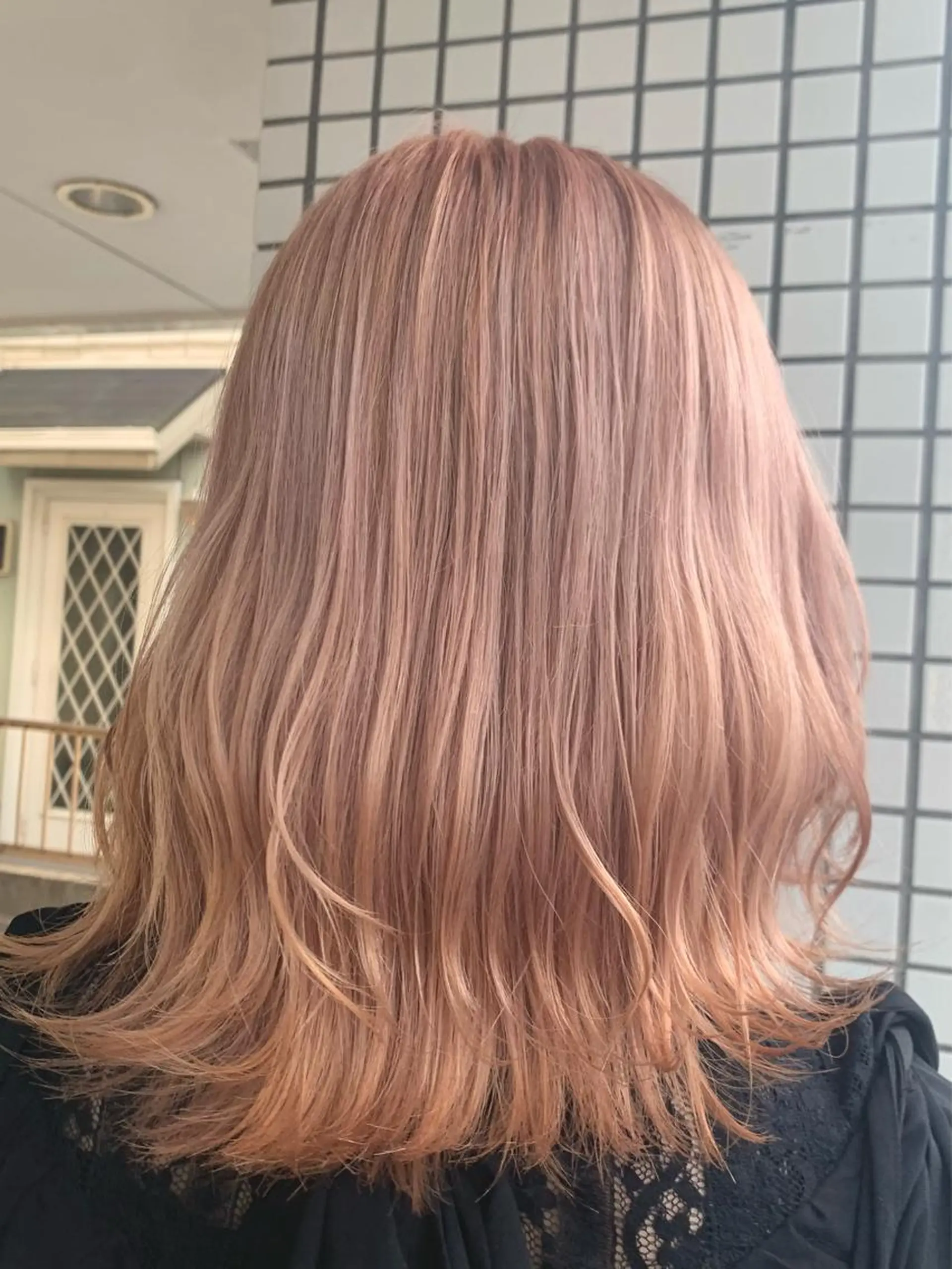 ミディアム カラー バレイヤージュ ブリーチ ケアブリーチ ダブルカラー イヤリングカラー カット ヘアカラー 🌷かわばた めい🌷のヘアスタイル