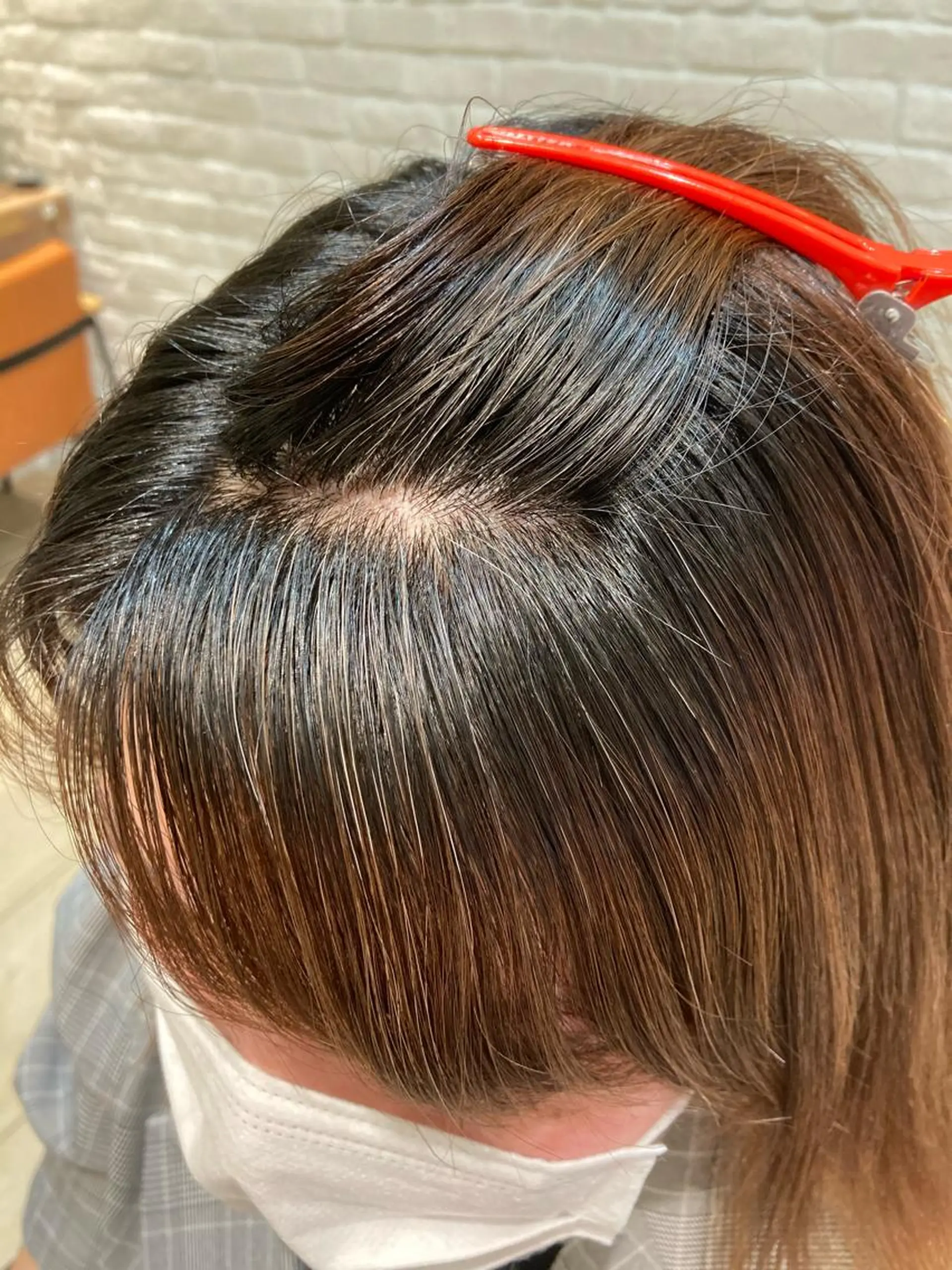 ロング 卒業式のヘアスタイル ハイライト レイヤーカット ロング 白髪ぼかしハイライト ヘアアレンジのヘアスタイル
