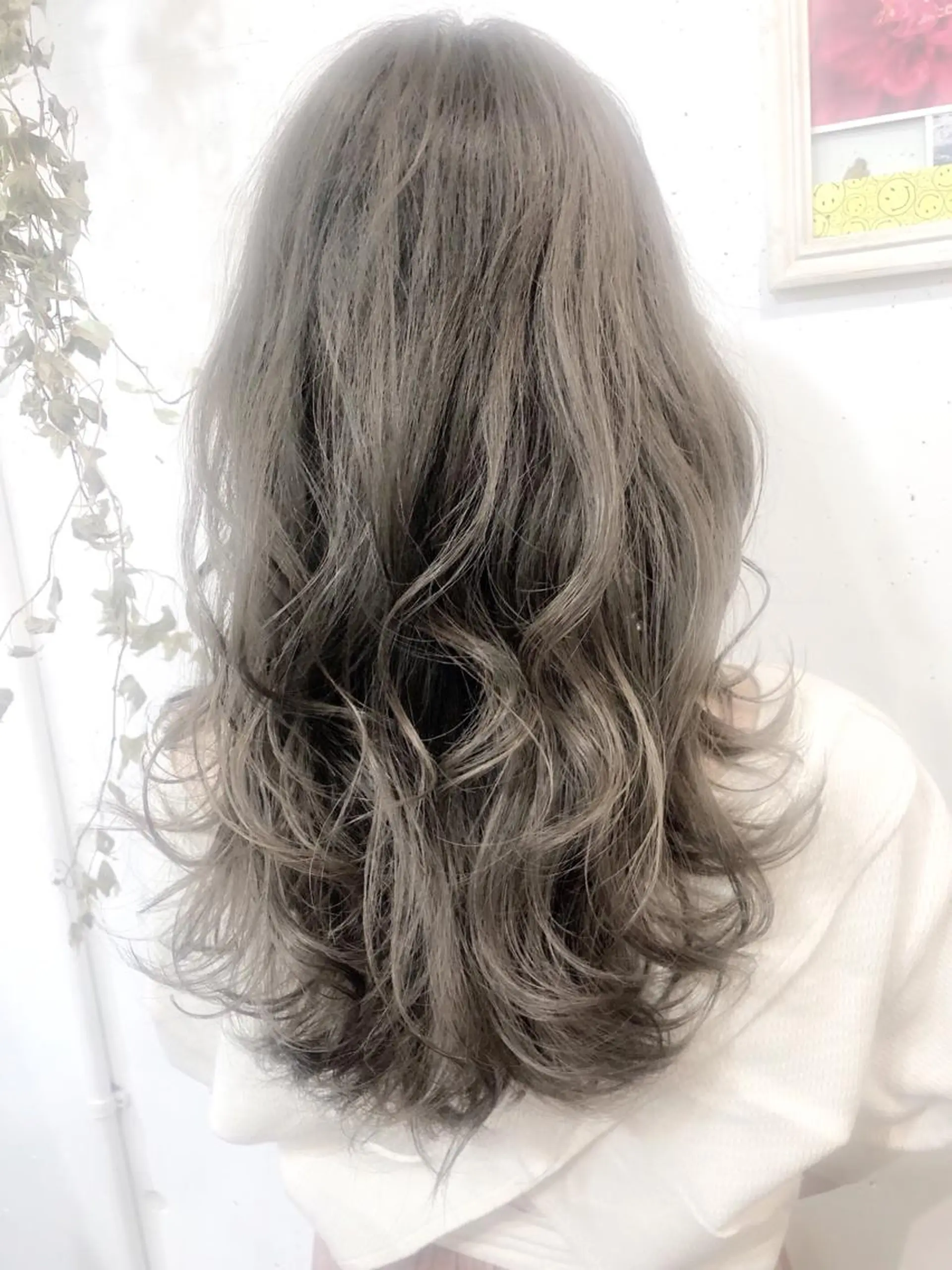カラー ブリーチ グレージュ イルミナカラー カット ヘアカラー トリートメント ヘッドスパ トップスタイリスト Yamato.hのヘアスタイル