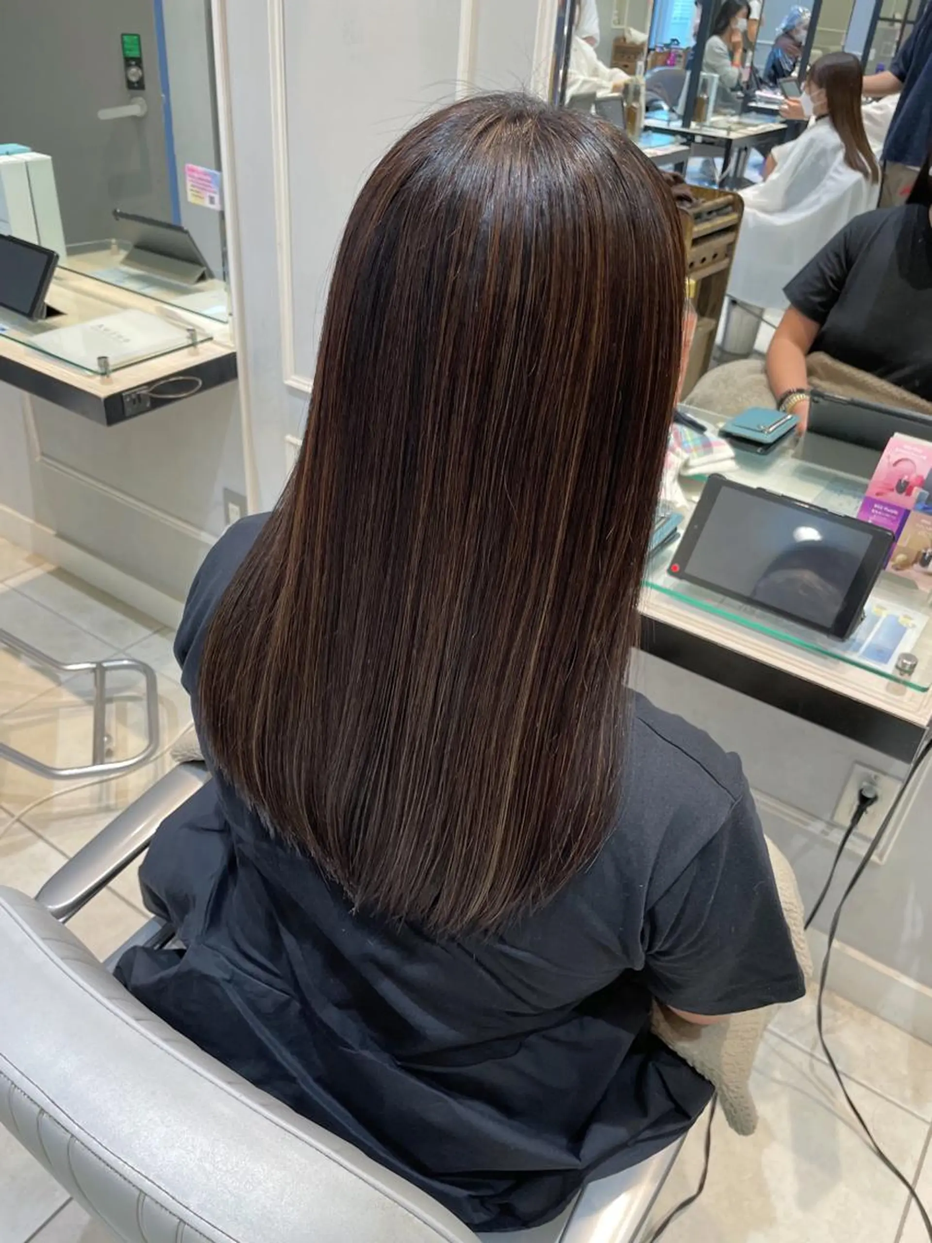 ロング カラー ブリーチ ハイライトカラー ハイライト 🩶赤み消しカラー 🐈‍⬛荻野美思🐾のヘアスタイル