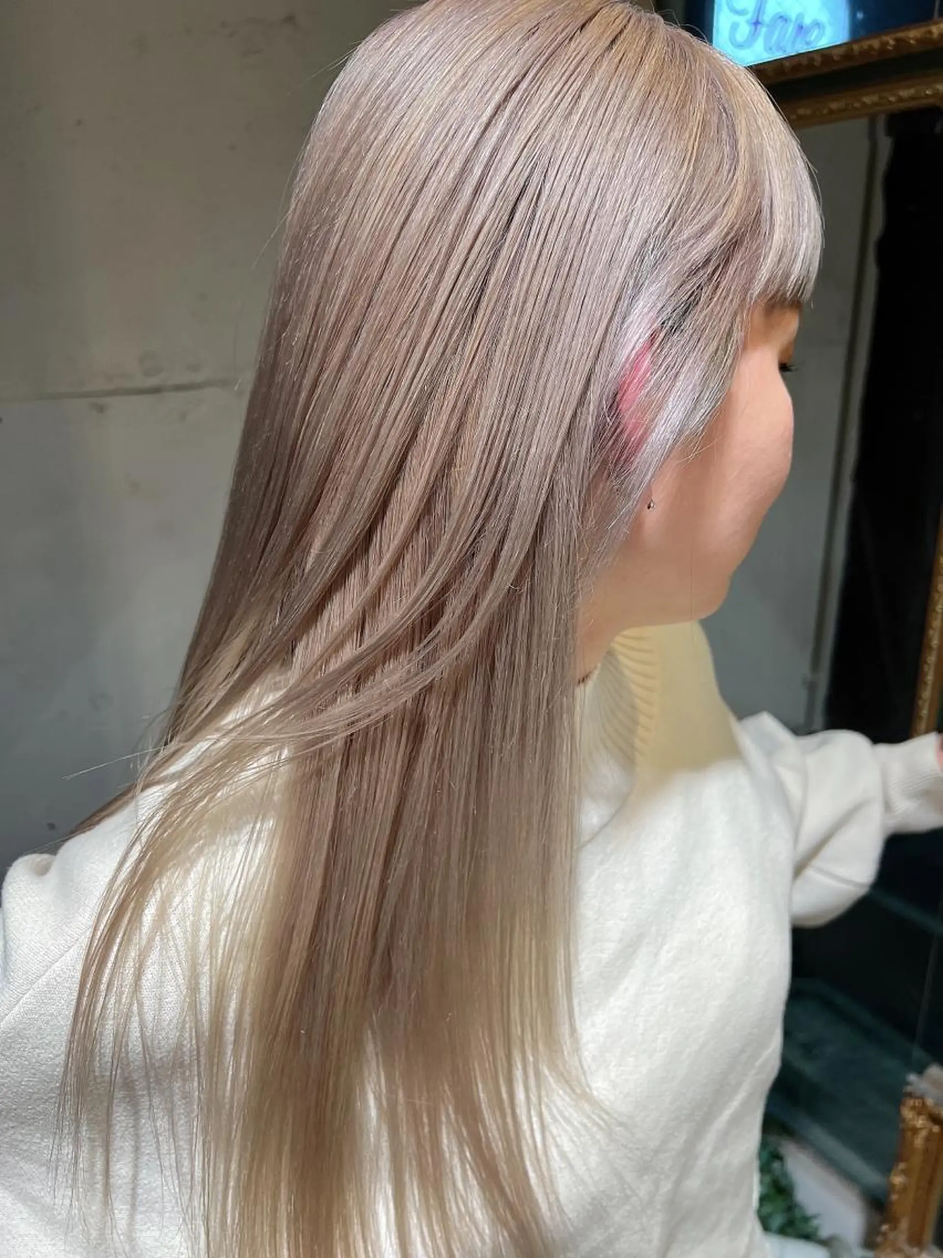 ロング カラー カット ヘアカラー トリートメント 小笠原 悠斗のヘアスタイル