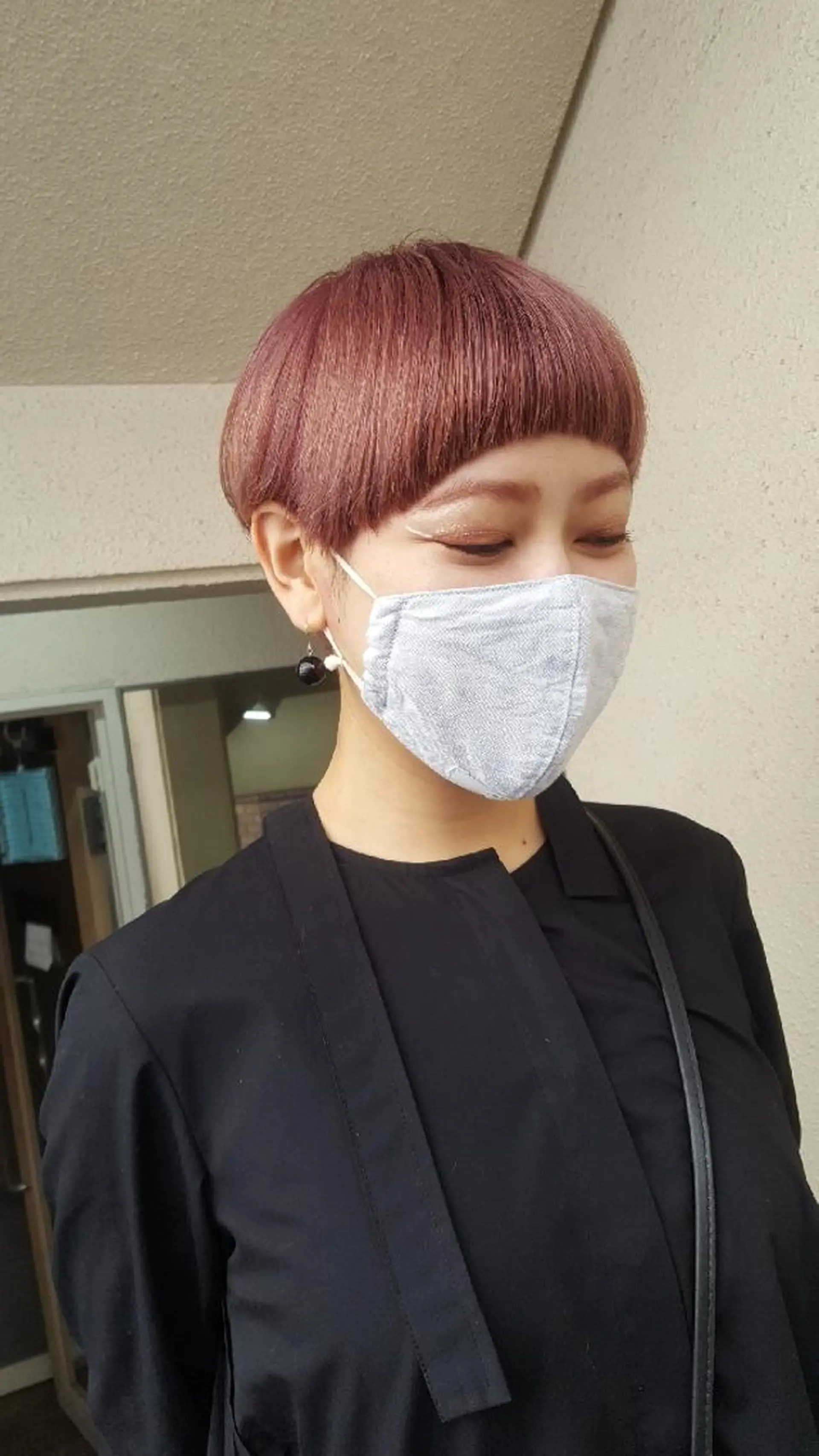 ショート カラー ブリーチ ピンクカラー ショートヘア 🔳髪質改善🔳 岡本陽のヘアスタイル