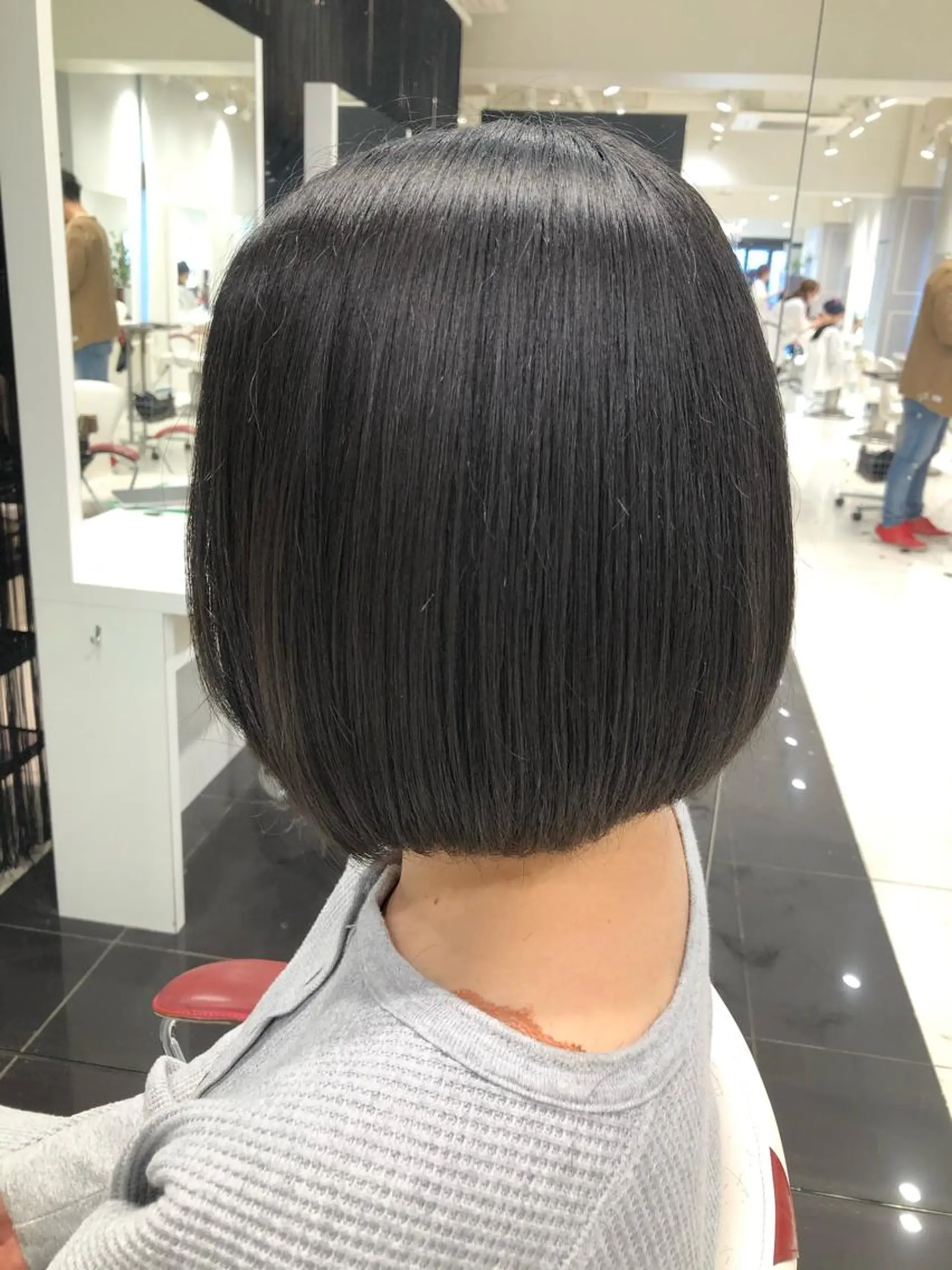 ショート 前下がりボブ ボブ ショート/白髪ぼかし 君和田若菜のヘアスタイル