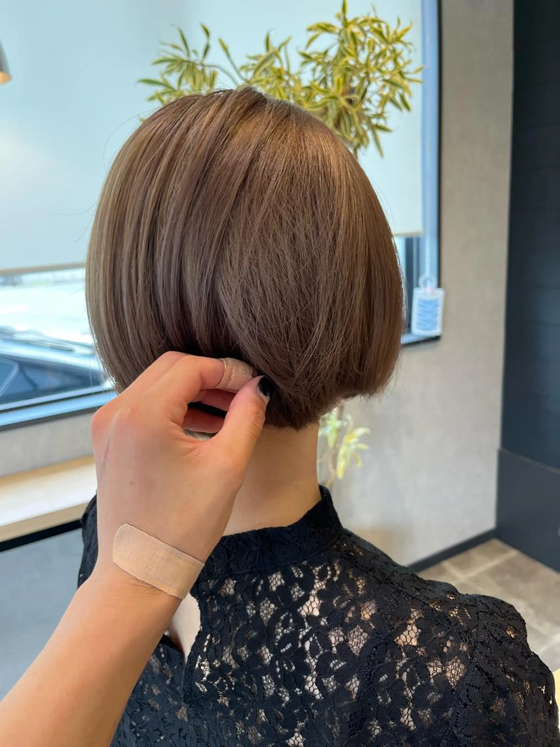 ショート カラー グレージュ ミルクティーグレージュ 名古屋／ブリーチ /松井亮磨のヘアスタイル