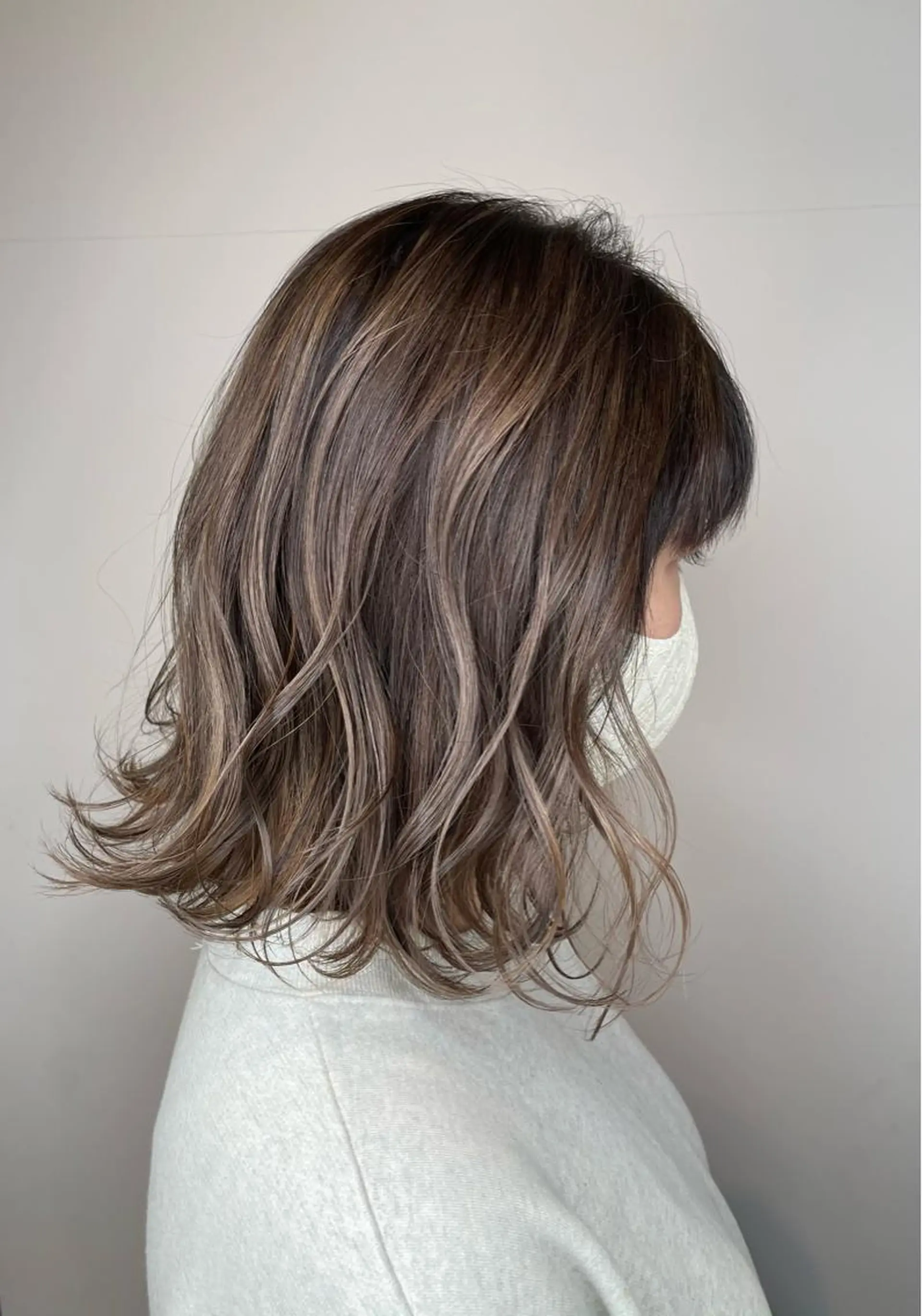 ショート カラー バレイヤージュ レイヤーカット ブリーチ👩‍🦳/ ‪✂︎MANAMIのヘアスタイル