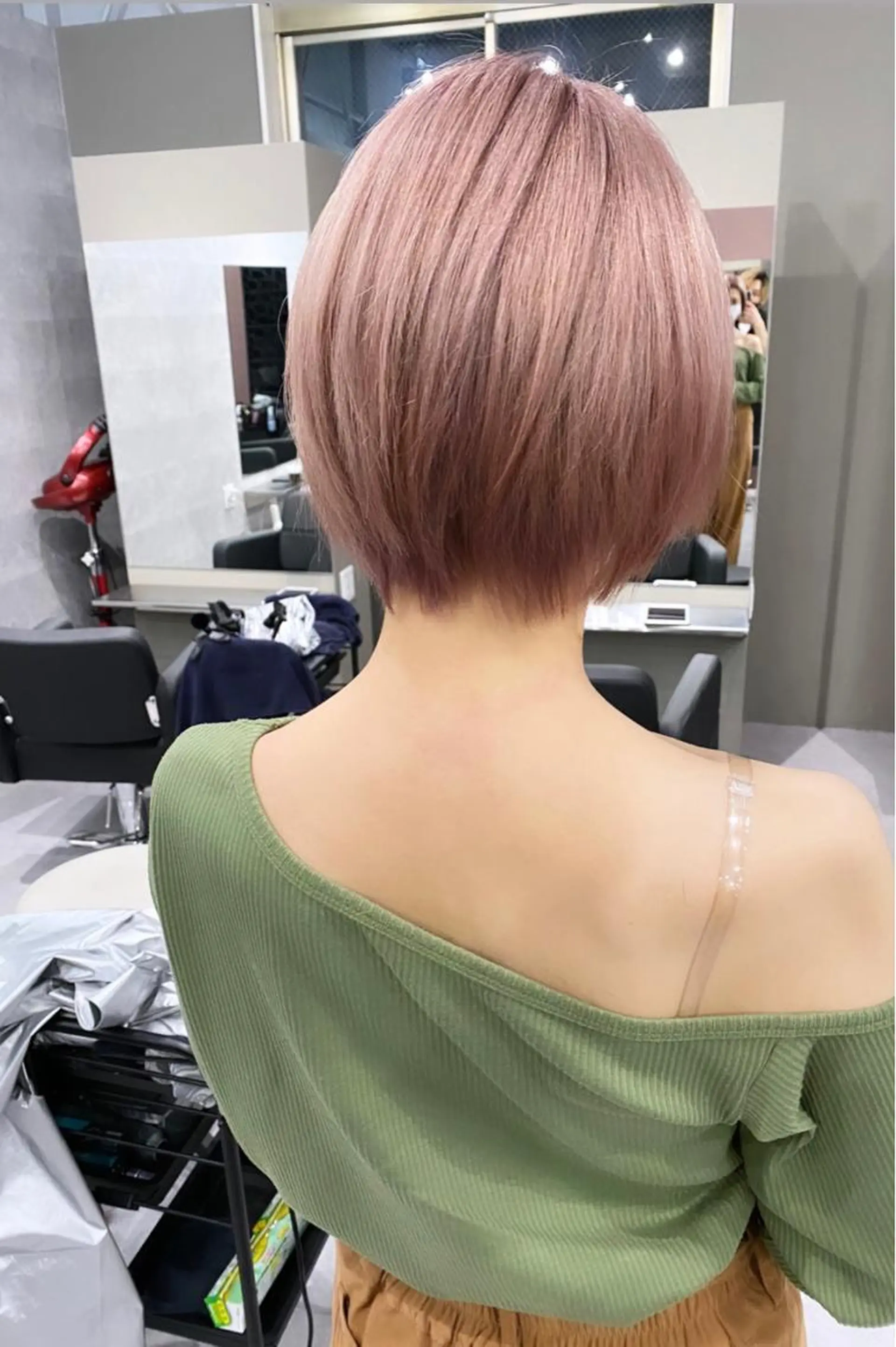 ショート カラー ブリーチ ピンクカラー Via officialのヘアスタイル