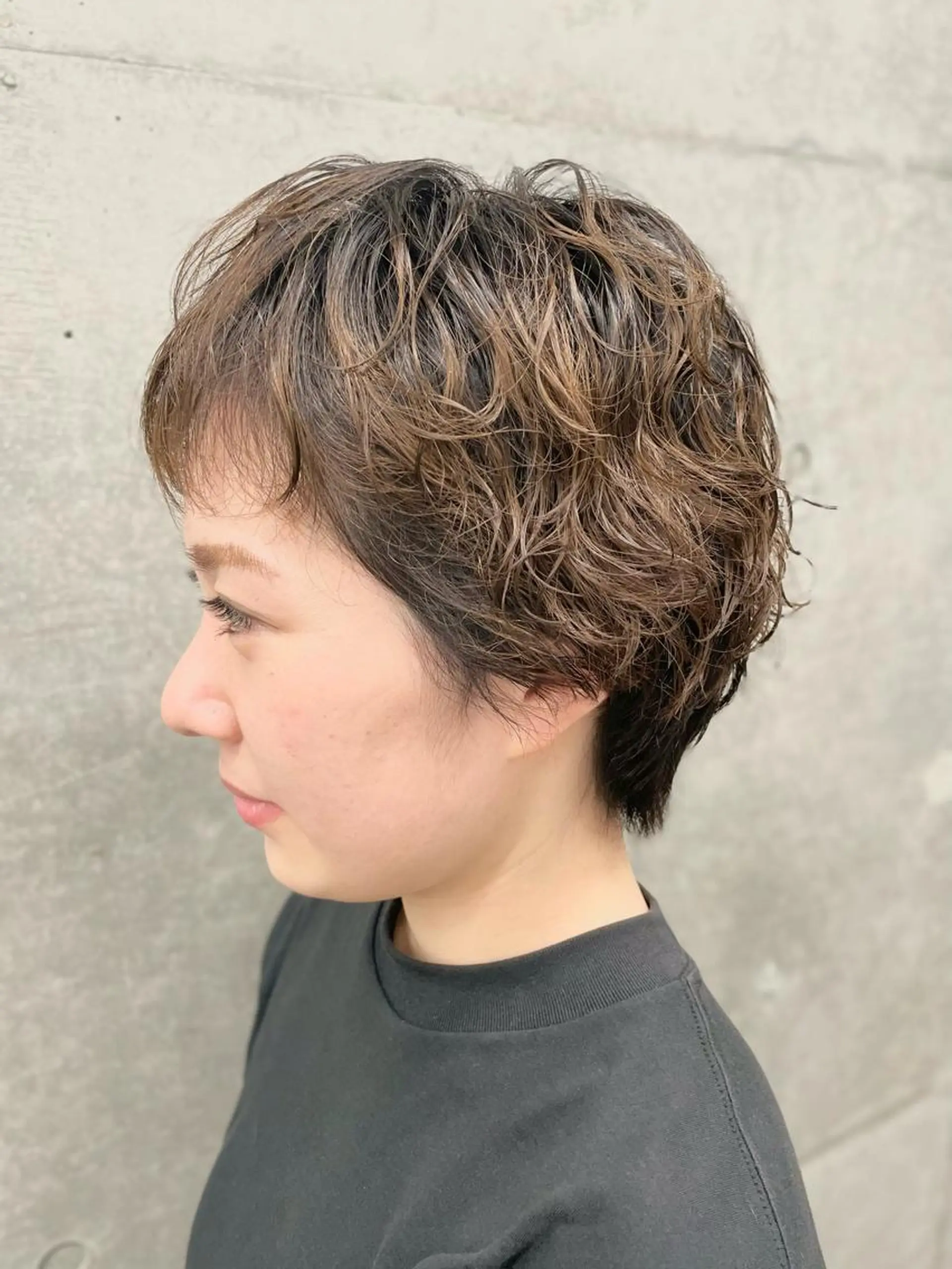 ショート アッシュ ボブ くびれヘア ハイライト レイヤーカット カット パーマ トリートメント 表参道/髪質改善/ 透明感/遠藤良祈のヘアスタイル