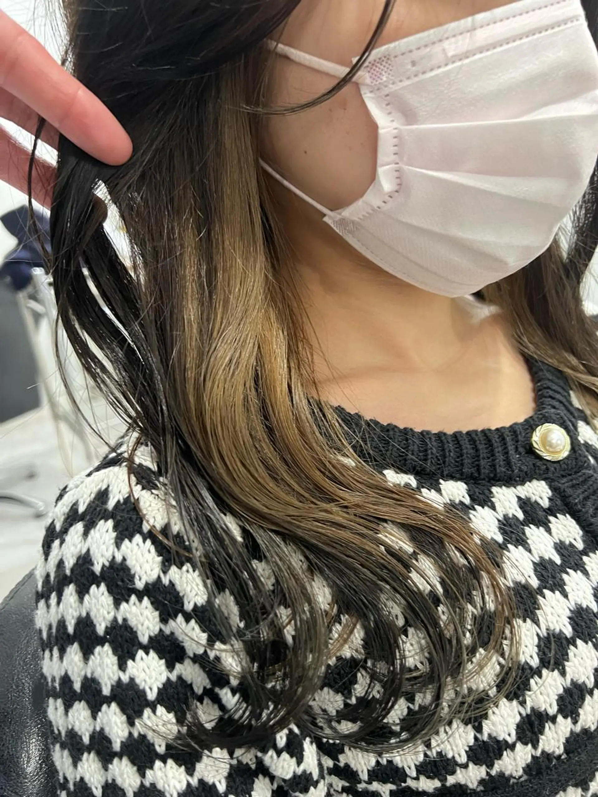 セミロング カラー ヘアアレンジ ベージュカラー ブリーチ ヘアカラー 飛田 楓信のヘアスタイル