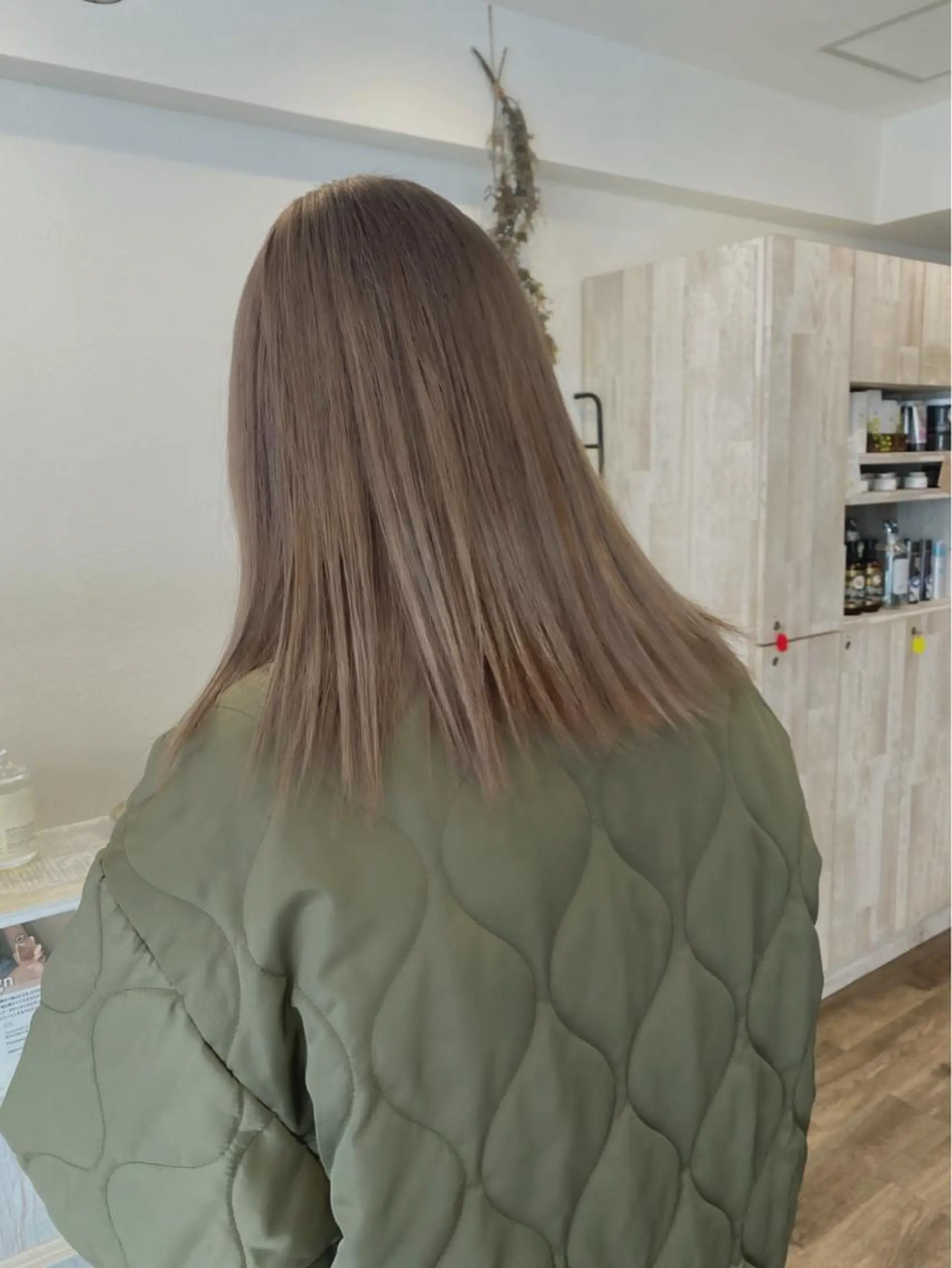 セミロング ヘアカラー botan🦖*･ amiのヘアスタイル