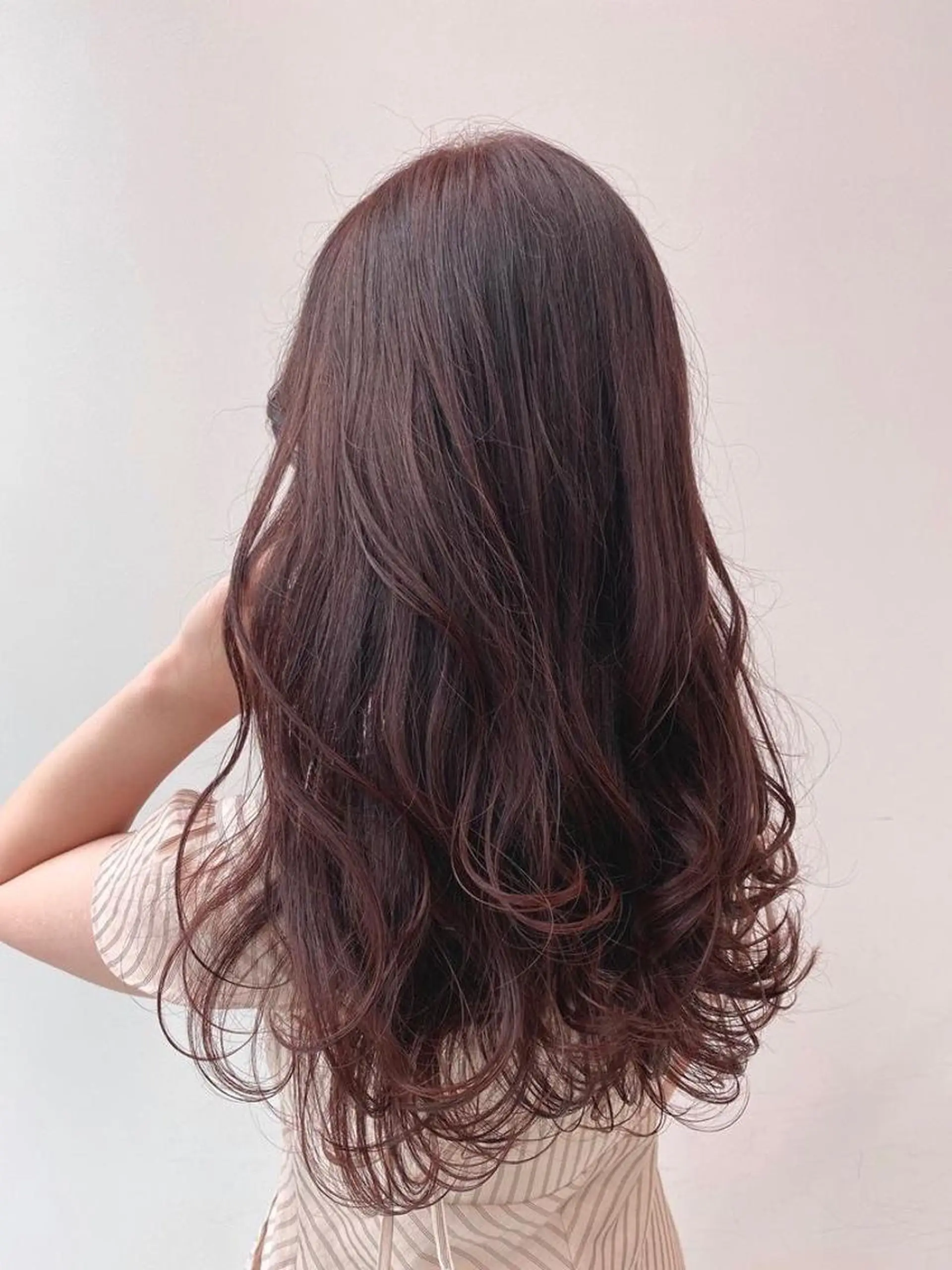 セミロング ピンクブラウン ヘアカラー 韓国風レイヤー🫧 タイキのヘアスタイル