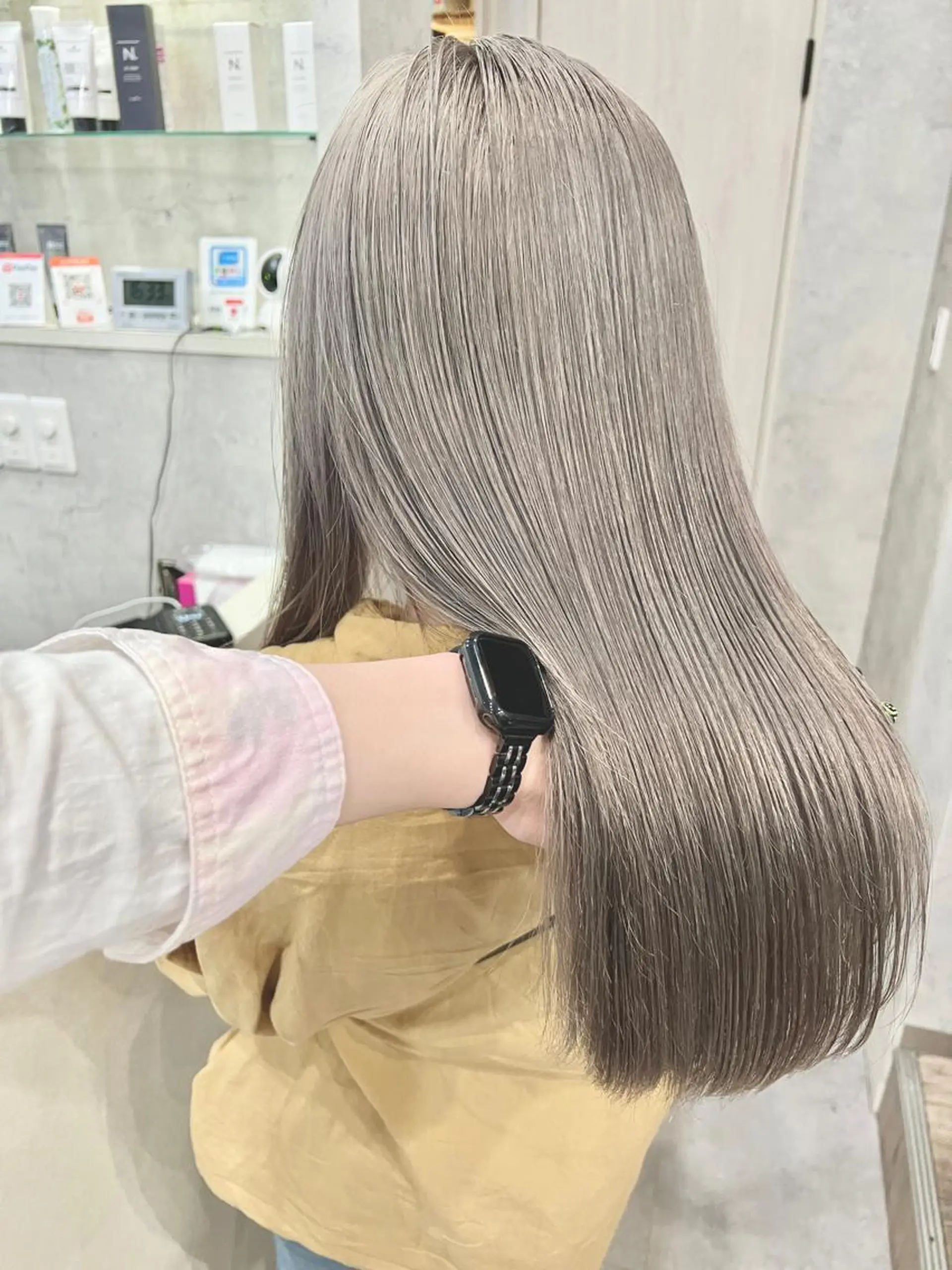 ロング カラー バレイヤージュ ブリーチ ダブルカラー ハイトーンカラー 外国人風カラー Via officialのヘアスタイル