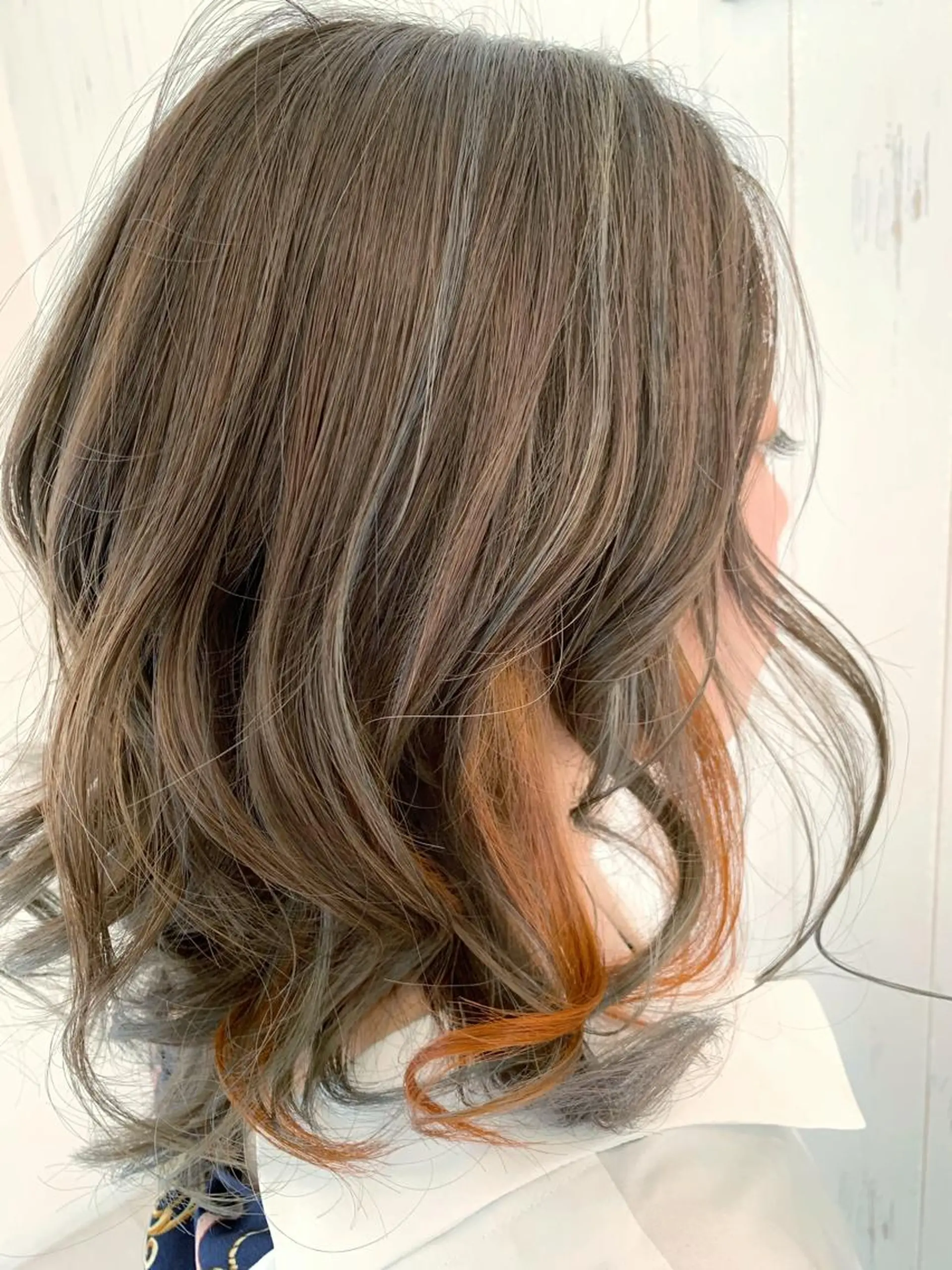 ミディアム カラー ハイライトカラー インナーカラー オレンジ ハイライト ヘアカラー トリートメント 髪質改善/ハイライト 小林秀樹のヘアスタイル