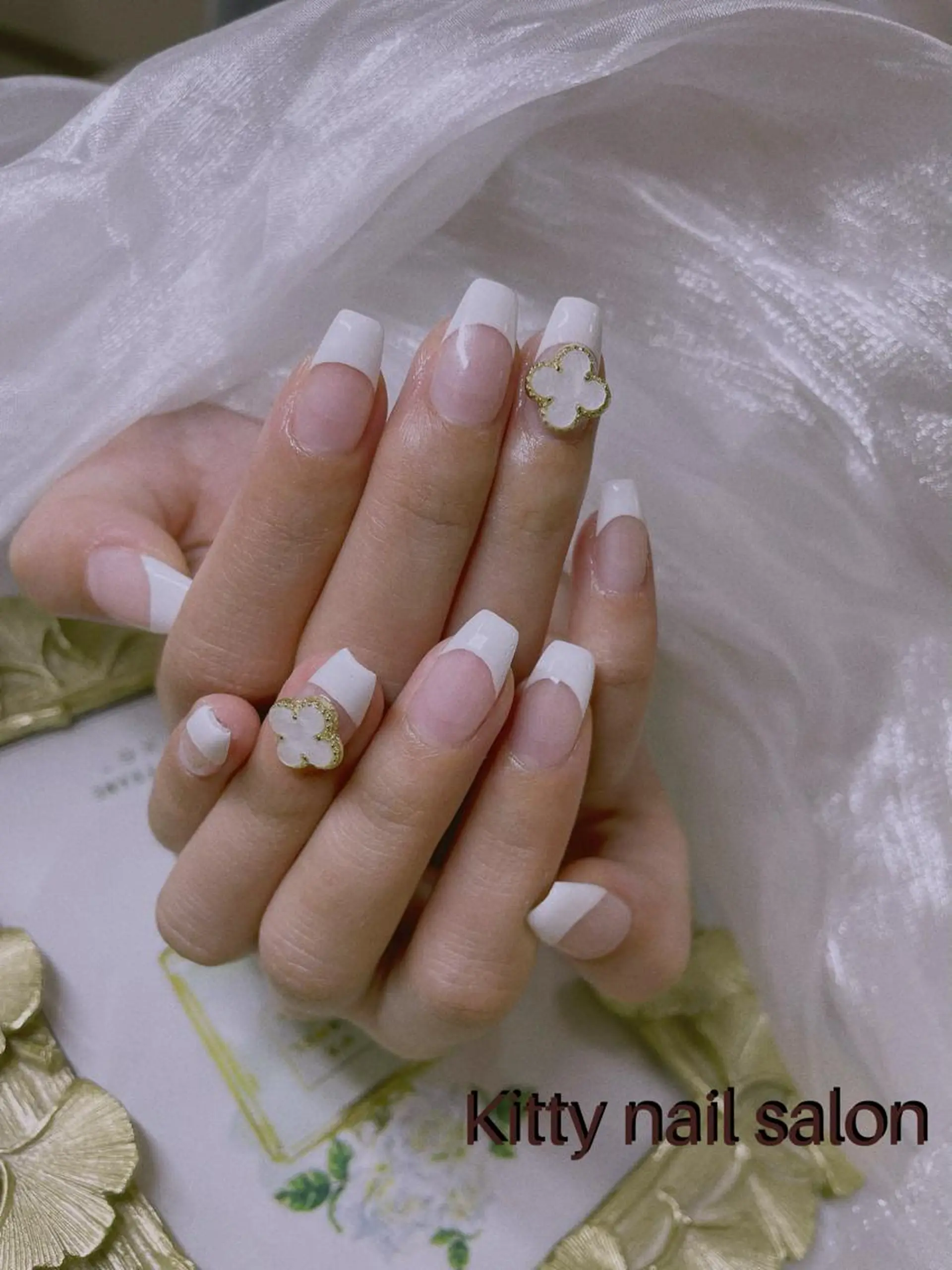 ネイル 持ち込み ストーンネイル ハンドネイル kitty nail salonのネイルデザイン