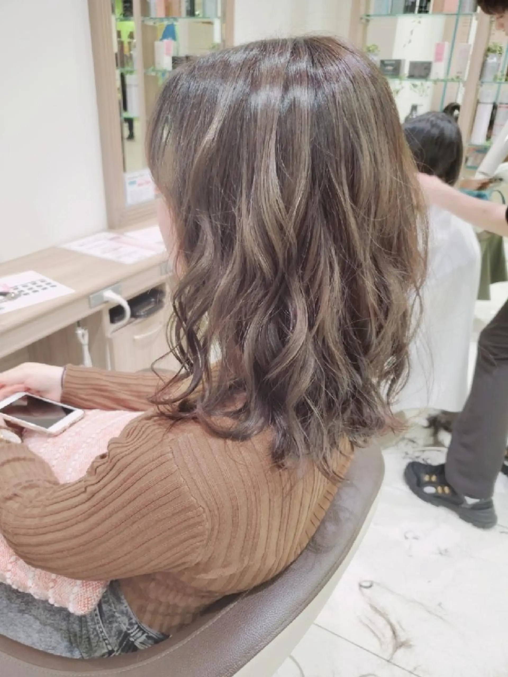 セミロング カラー アッシュ ベージュカラー 中村 和貴のヘアスタイル