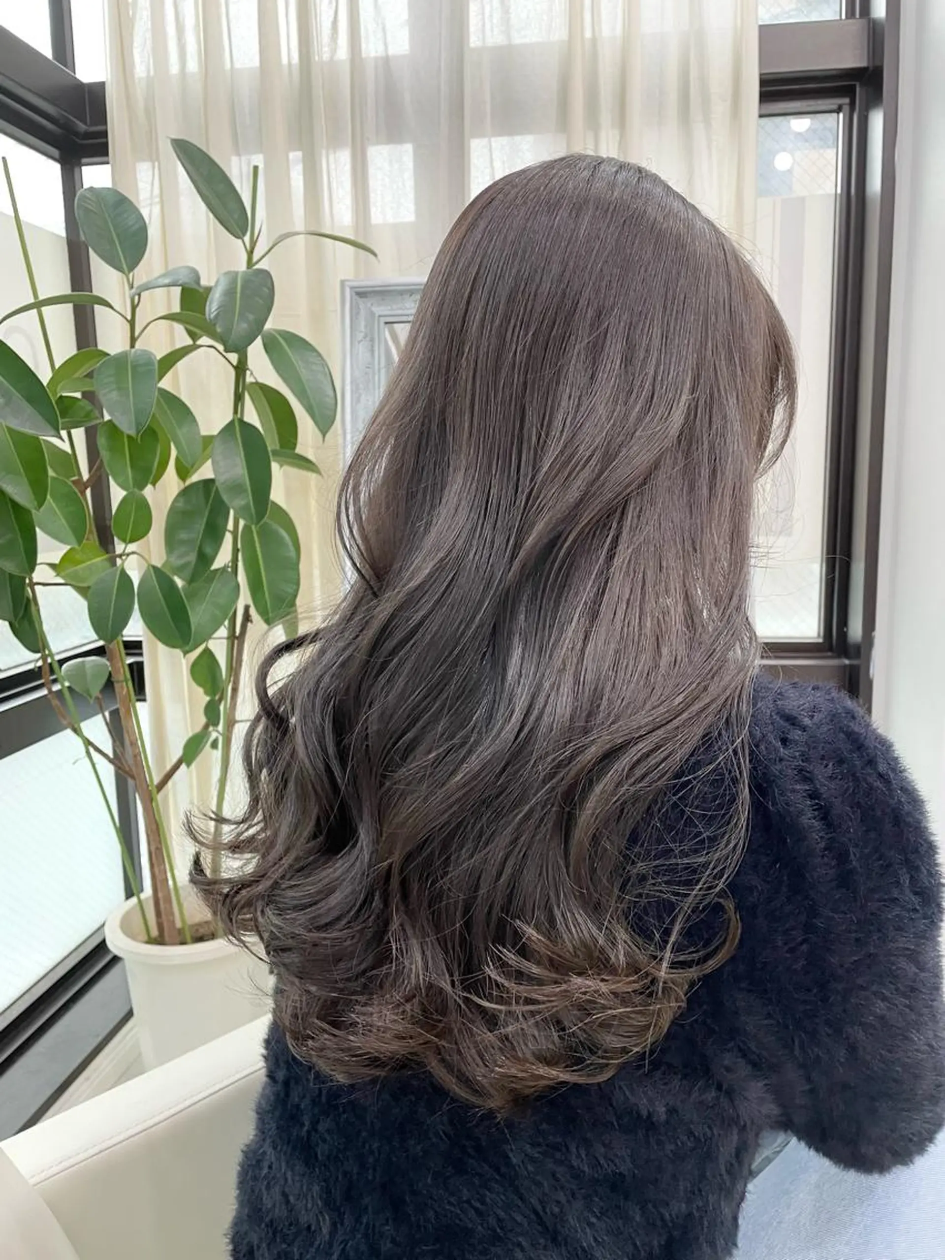 ロング カラー 透明感カラー グレージュ GISEL TAKUYAのヘアスタイル