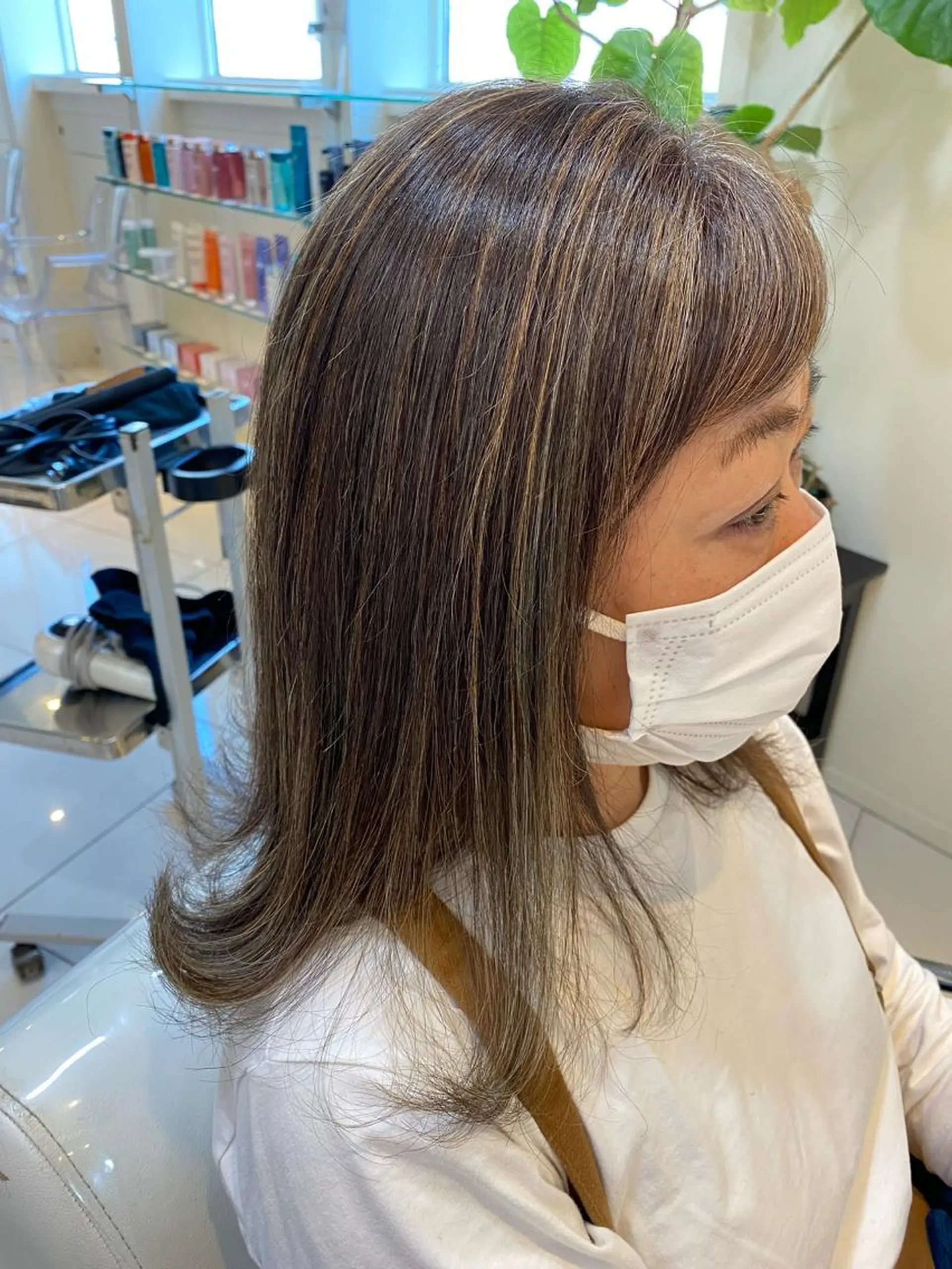 ミディアム ハイライト 外ハネヘア sea's所属・ヒラカホ/矢場町/ ブリーチ/似合わせのヘアスタイル