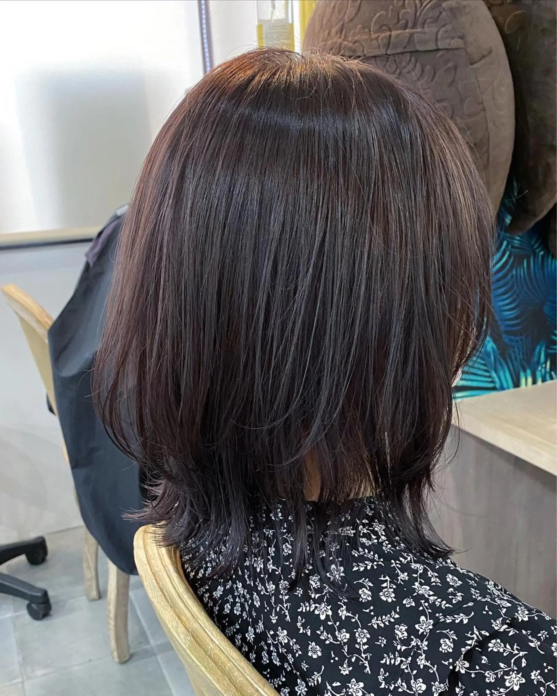 ミディアム カラー バレイヤージュ ブリーチ 透明感カラー バイオレットカラー レイヤーカット カット ヘアカラー SHIAN立川 及川望のヘアスタイル