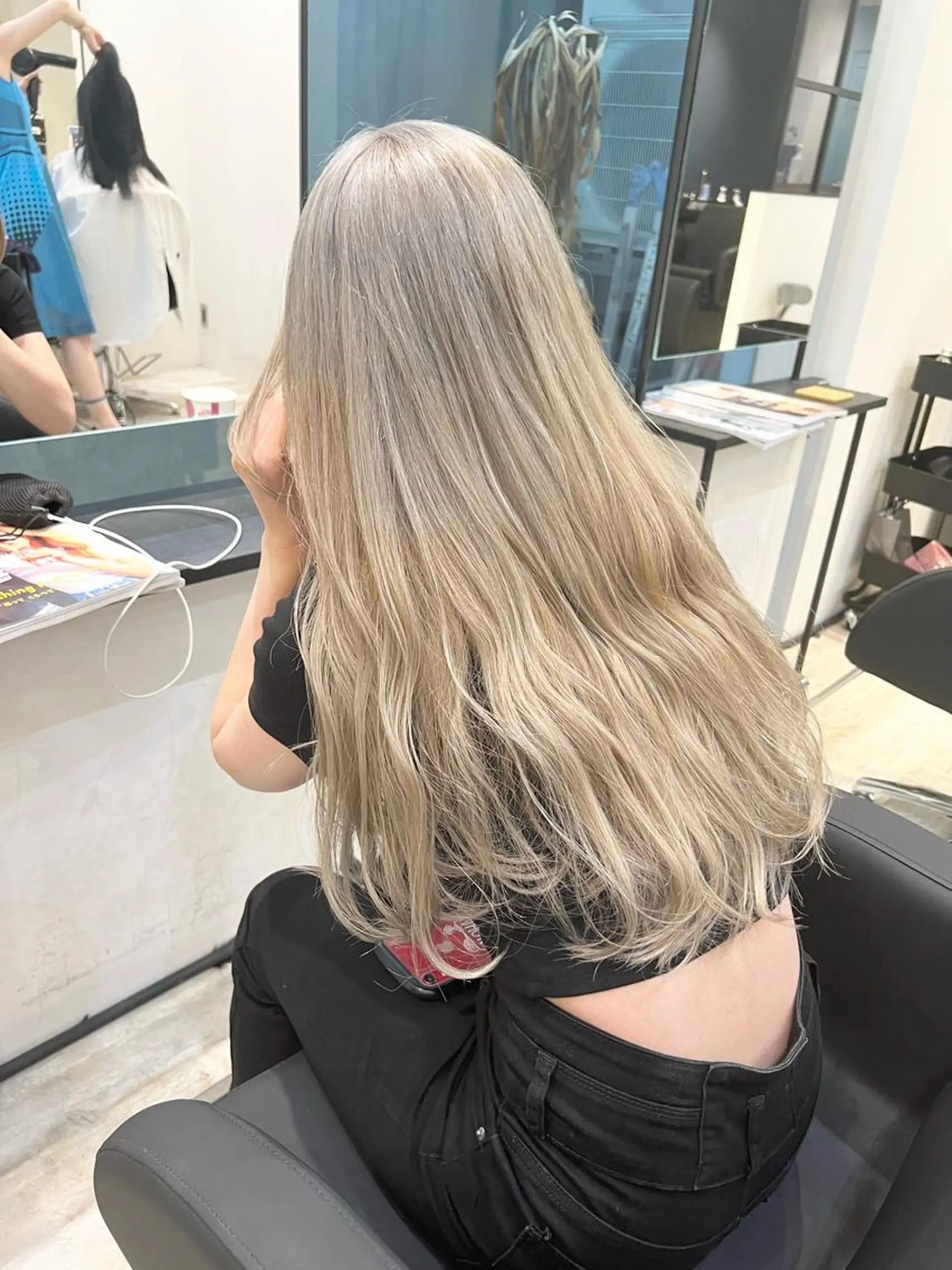 ロング カラー パーマ ヘアアレンジ メンズ キッズ ネイル マツエク・マツパ アイブロウ メンズブリーチ メンズハイライト メンズインナーカラー メンズ韓国風 メンズウルフカット カット ヘアカラー トリートメント nico TOKYO 渋谷所属・ハイトーンブリーチ 特化🌈フジタハルキのヘアスタイル