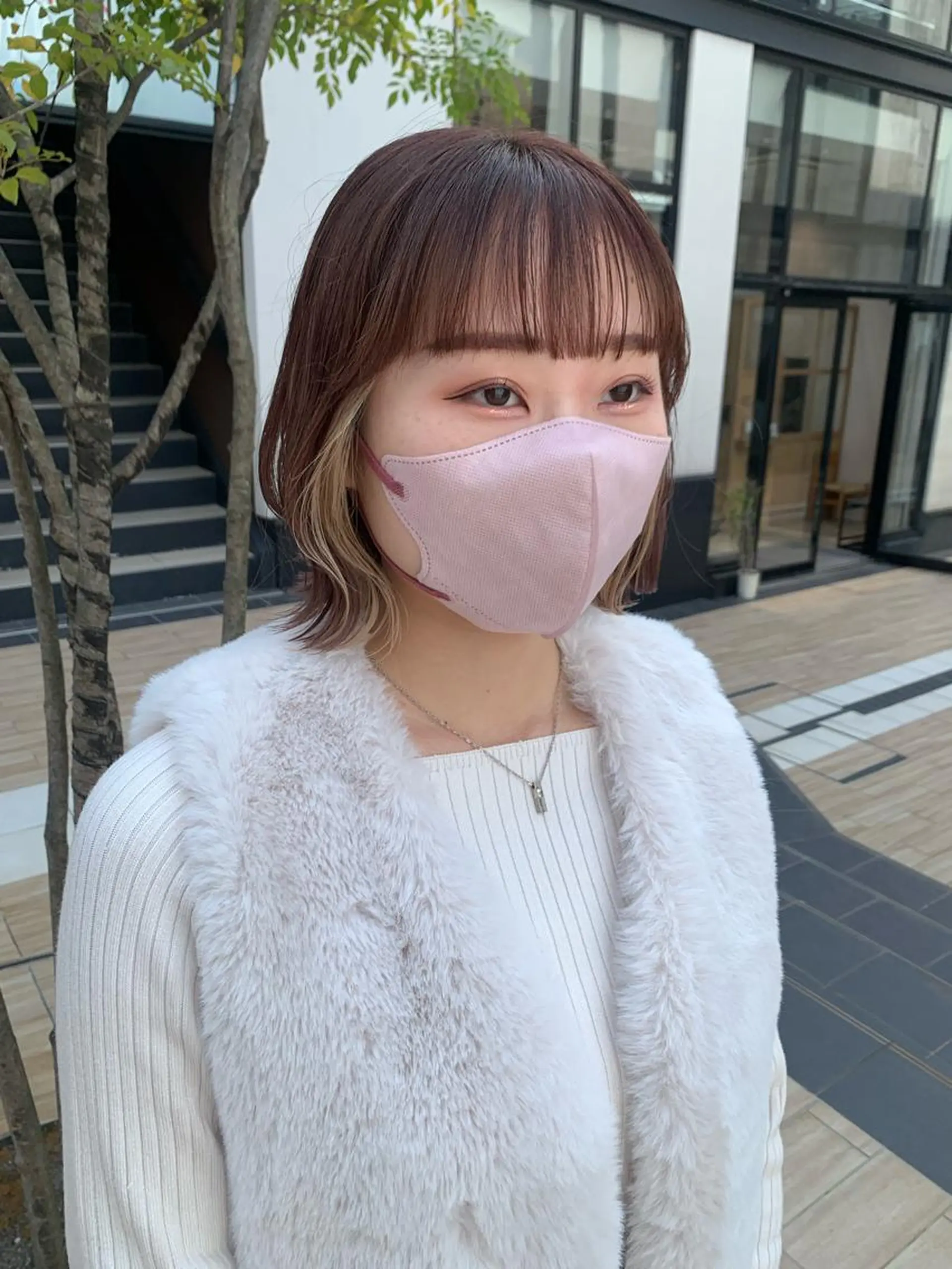 ショート カラー ヘアアレンジ 切りっぱなしボブ ボブ 外ハネヘア カット トリートメント yuka .のヘアスタイル