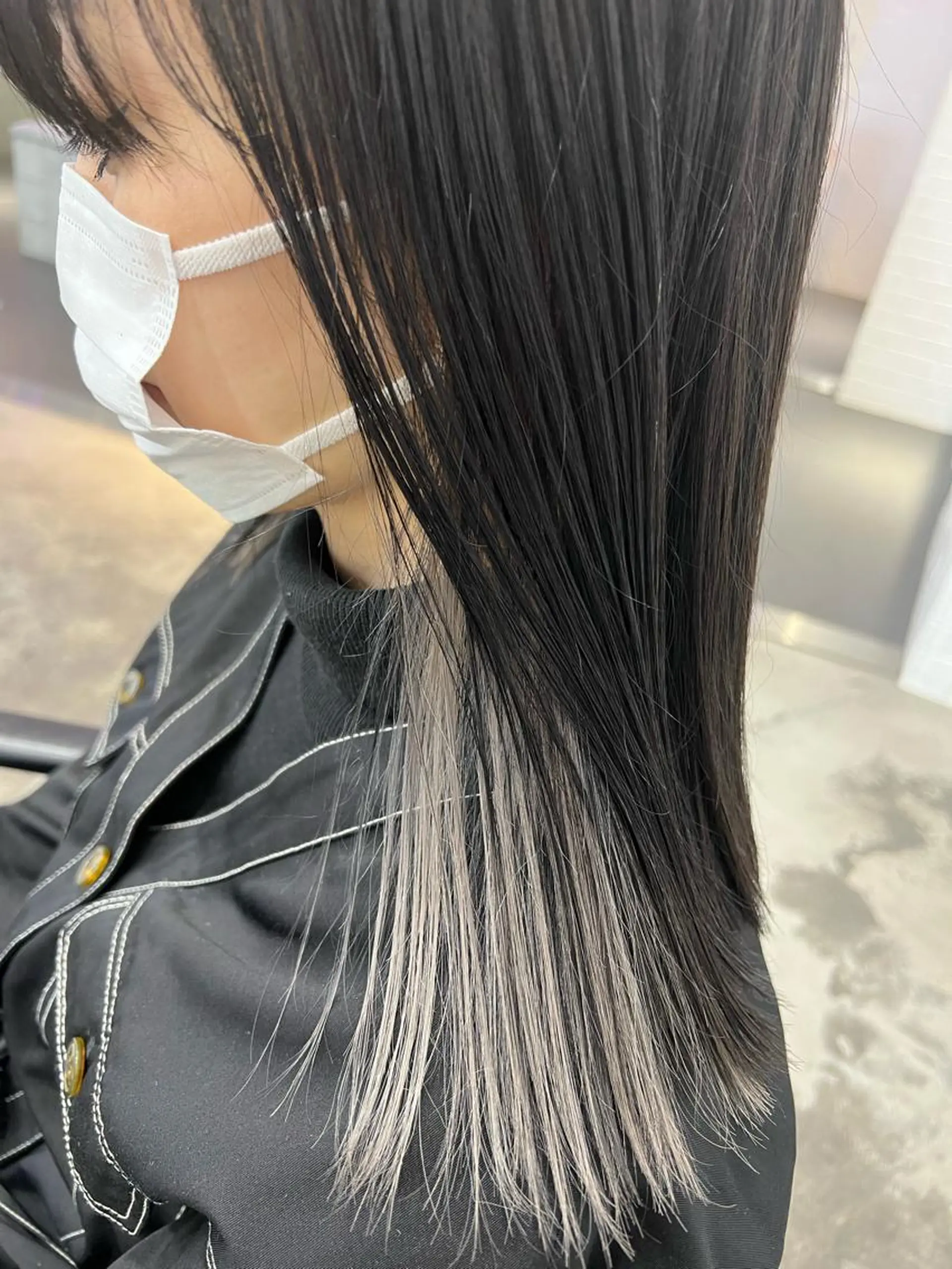 セミロング カラー ヘアカラー トリートメント 🌼動き×透明感🩵 ハイトーン/ナナのヘアスタイル