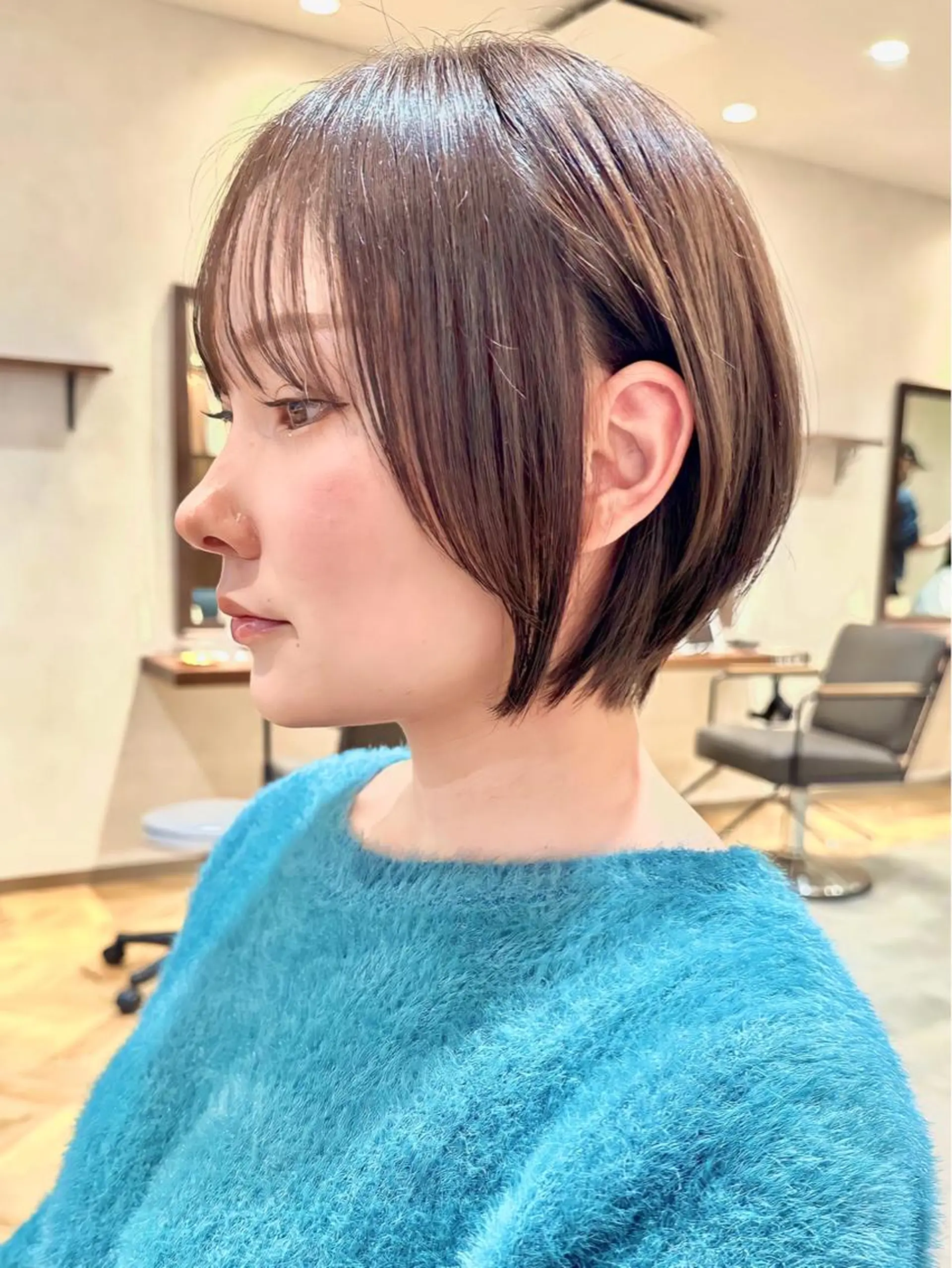 ショート カット ヘアカラー かえ🩶韓国ボブ🎀 透明感カラー🥣のヘアスタイル