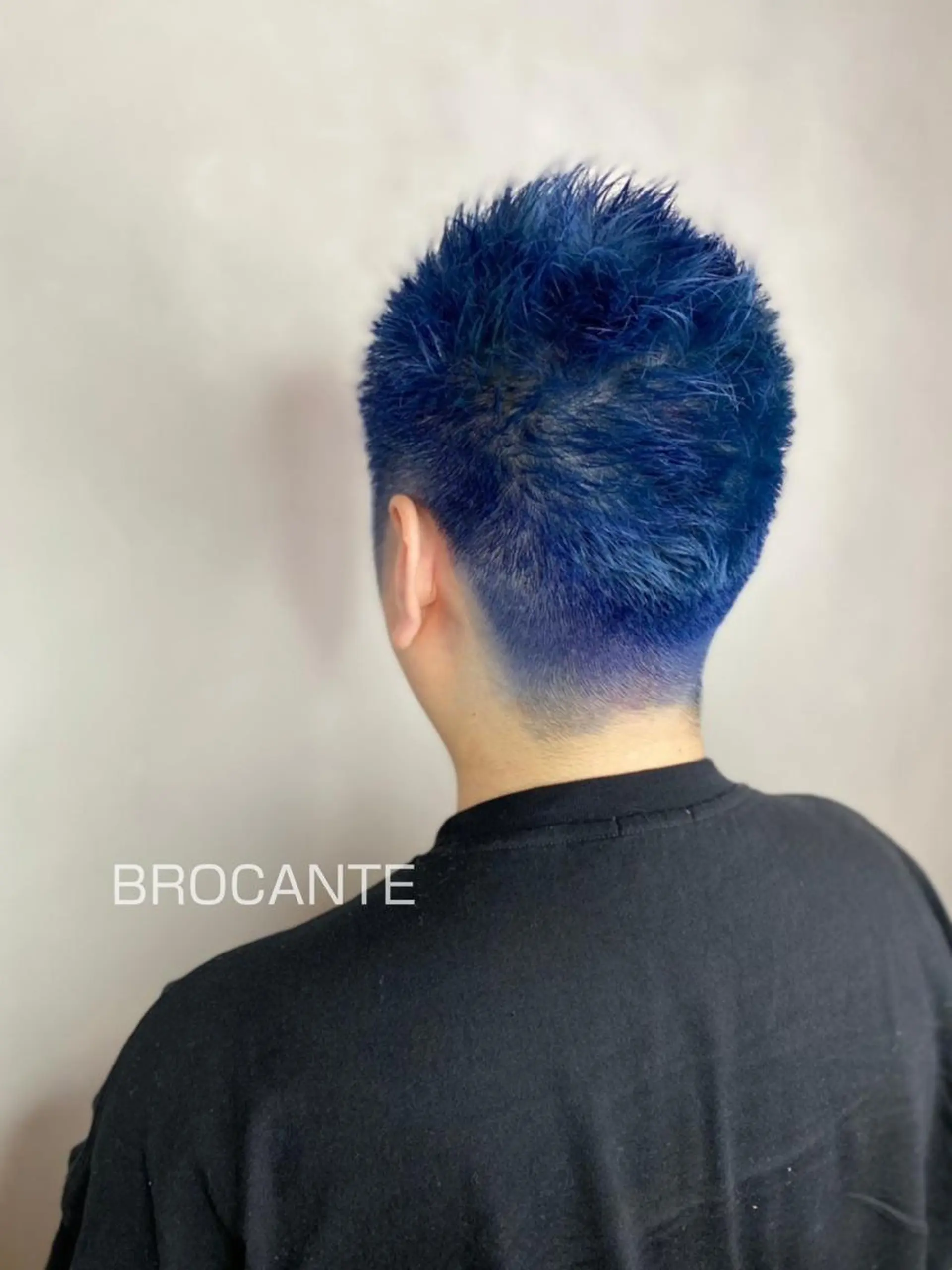 ショート カラー メンズ メンズブリーチ メンズ韓国風 ブリーチ ブルーカラー ケアブリーチ ヘアカラー BROCANTE✂︎ karasawa.nのヘアスタイル