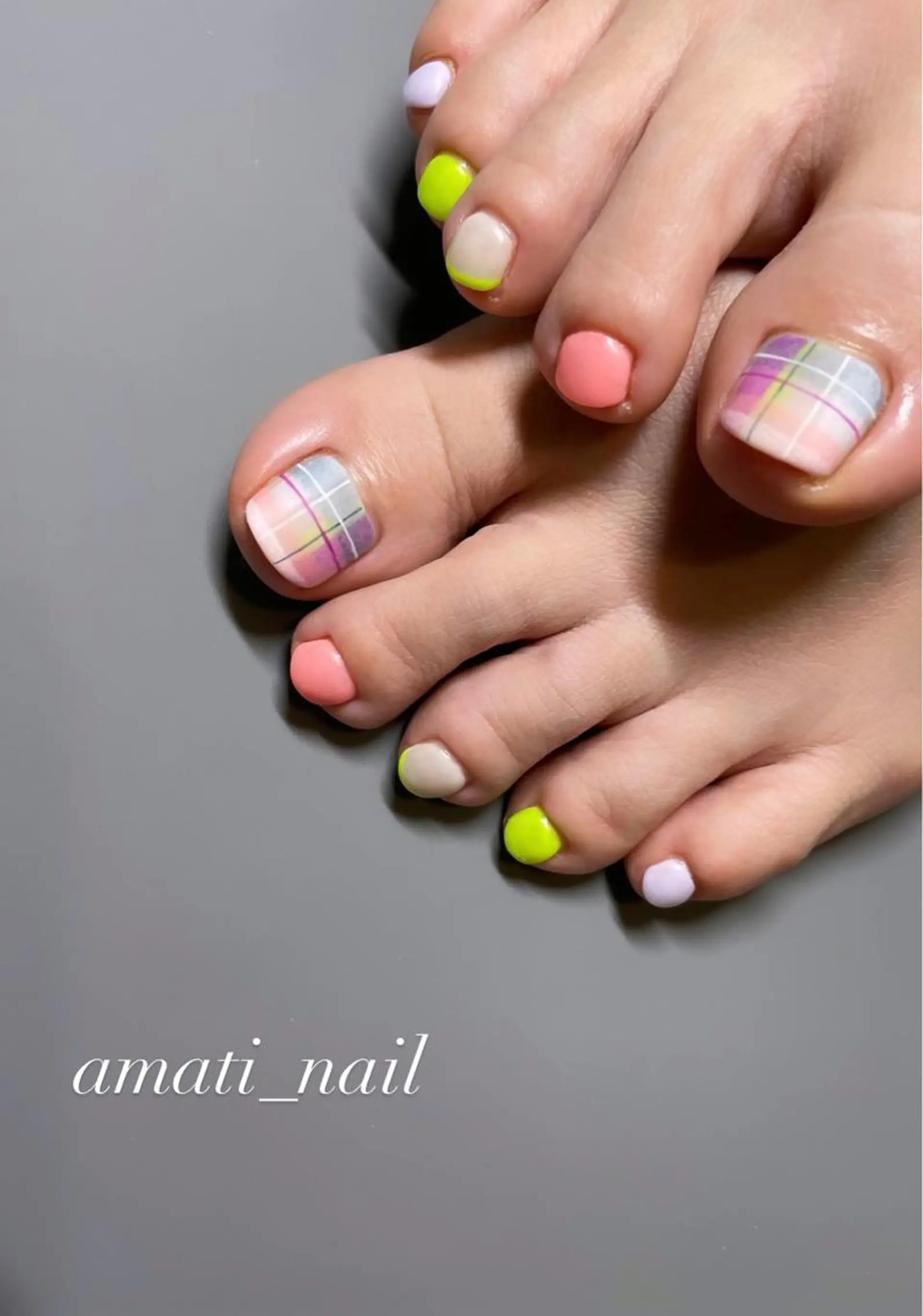 ネイル マグネットネイル ミラーネイル ニュアンスネイル ワンカラーネイル 春ネイル フットネイル amati_nail TAKAKOのネイルデザイン