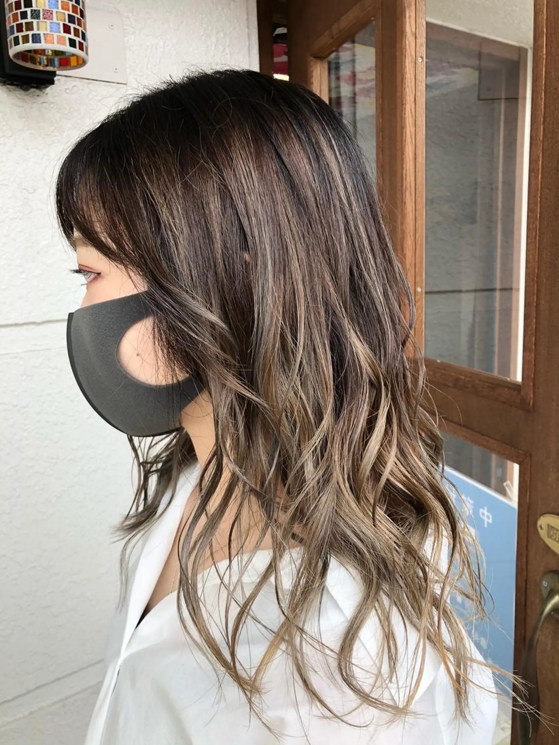 セミロング カラー バレイヤージュ レイヤーカット ヘアカラー レイヤーカット匠 イソザキノリユキのヘアスタイル