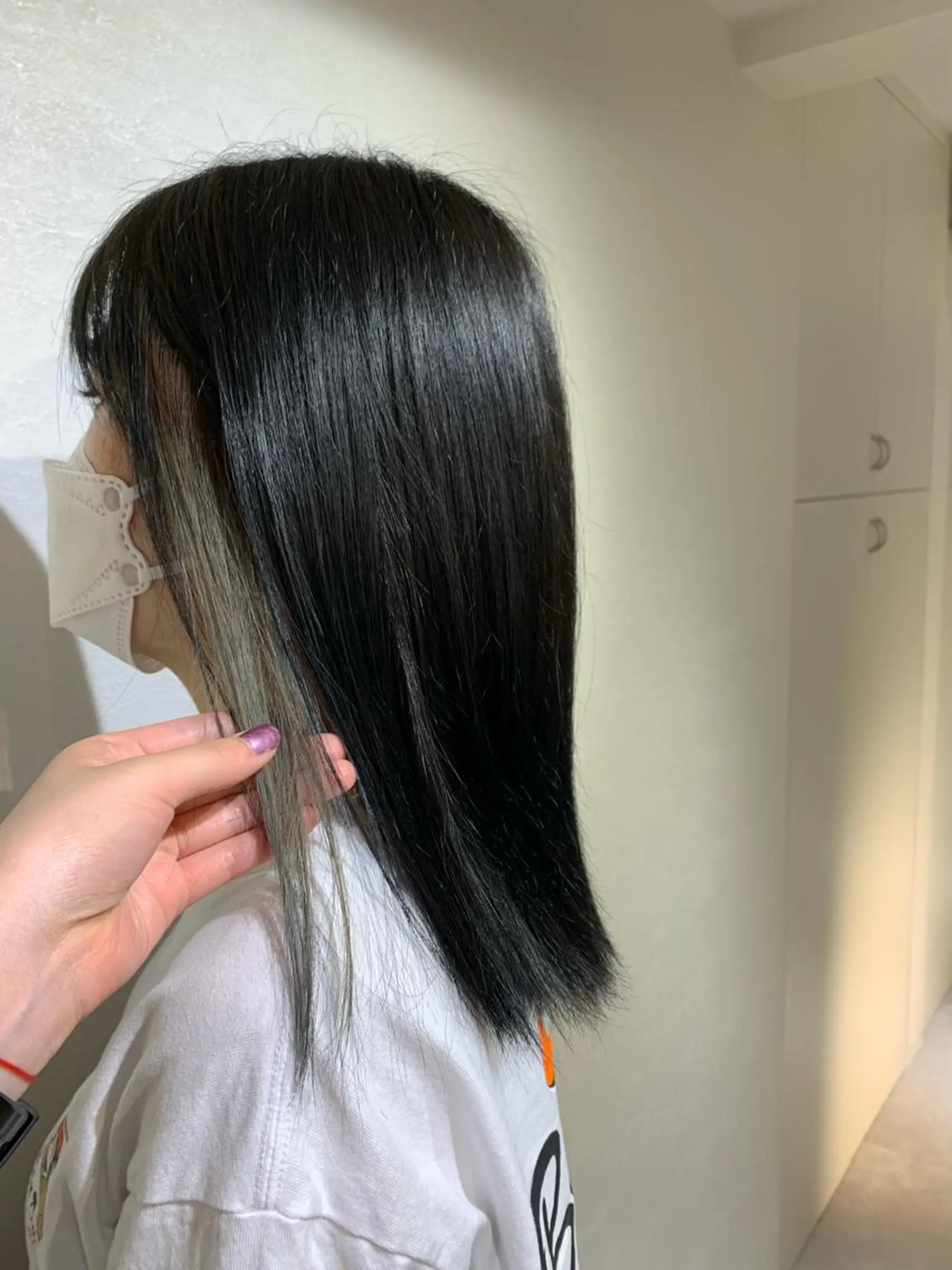 ミディアム カラー ブルーカラー インナーカラー まるおか あやかのヘアスタイル