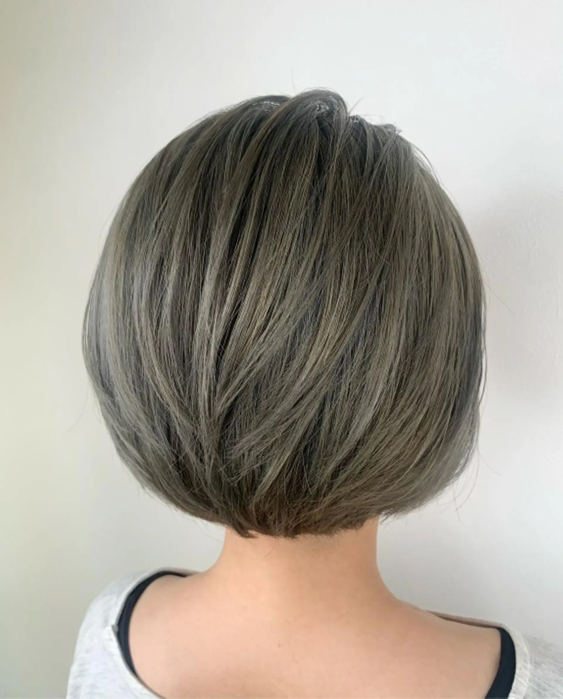 ショート カラー アディクシーカラー グレージュ ハイトーンカラー 似合わせカット ショートヘア カット ヘアカラー N° aria 三軒茶屋のヘアスタイル
