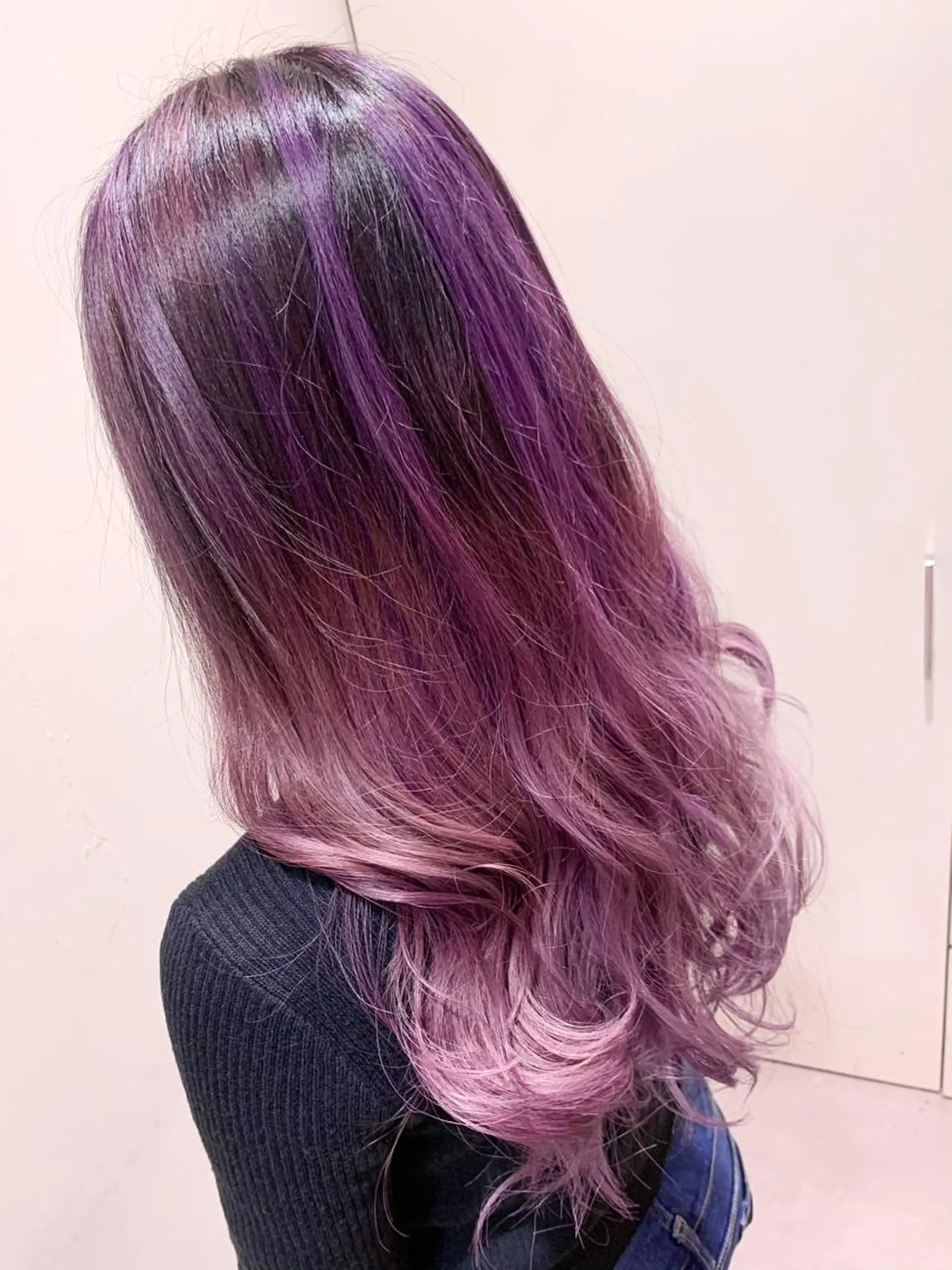 ロング カラー バレイヤージュ パープルカラー レイヤーカット 💓シールエクステ for...のヘアスタイル