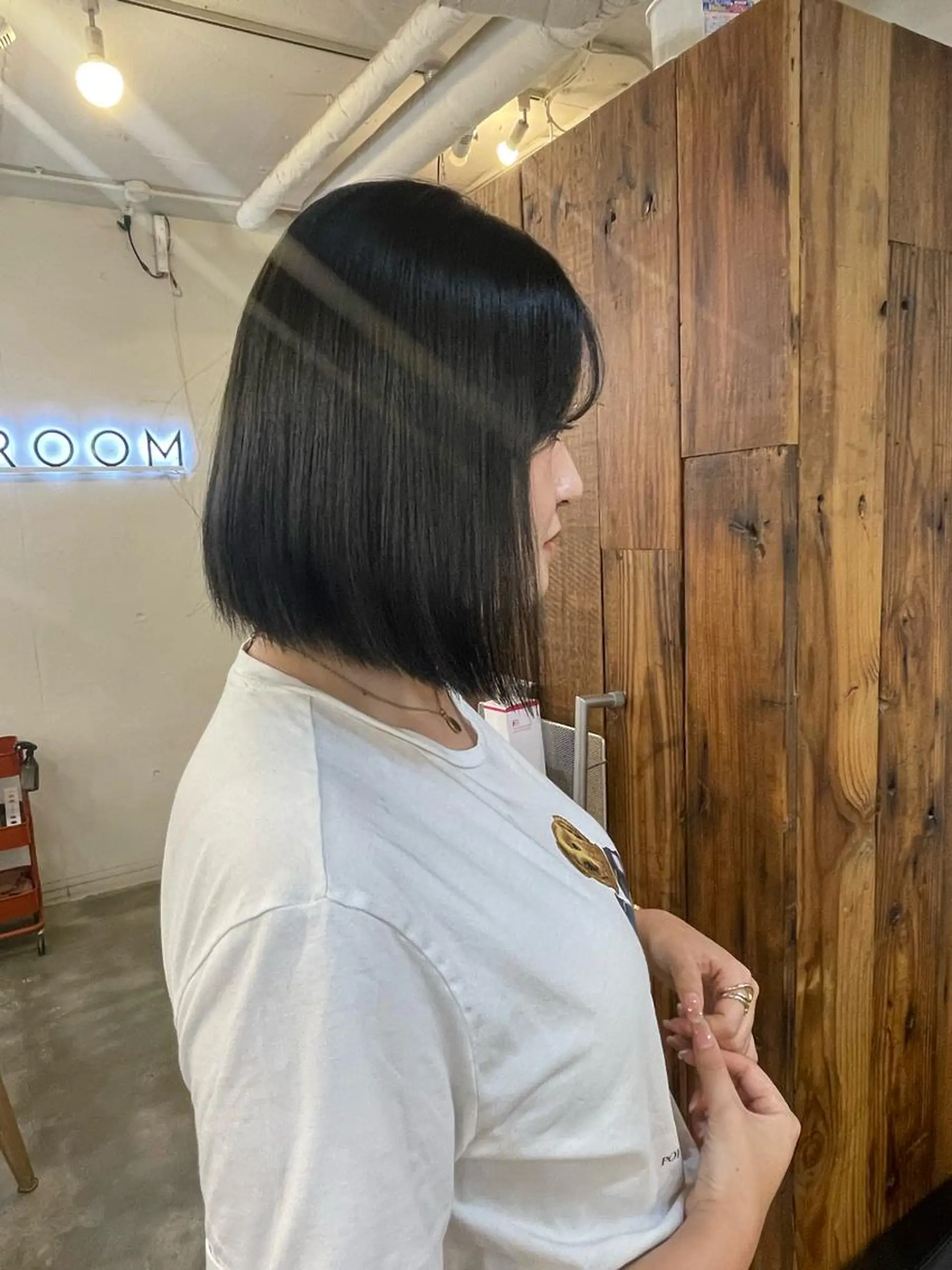 ミディアム カラー レイヤー　べージュ 白石研太のヘアスタイル
