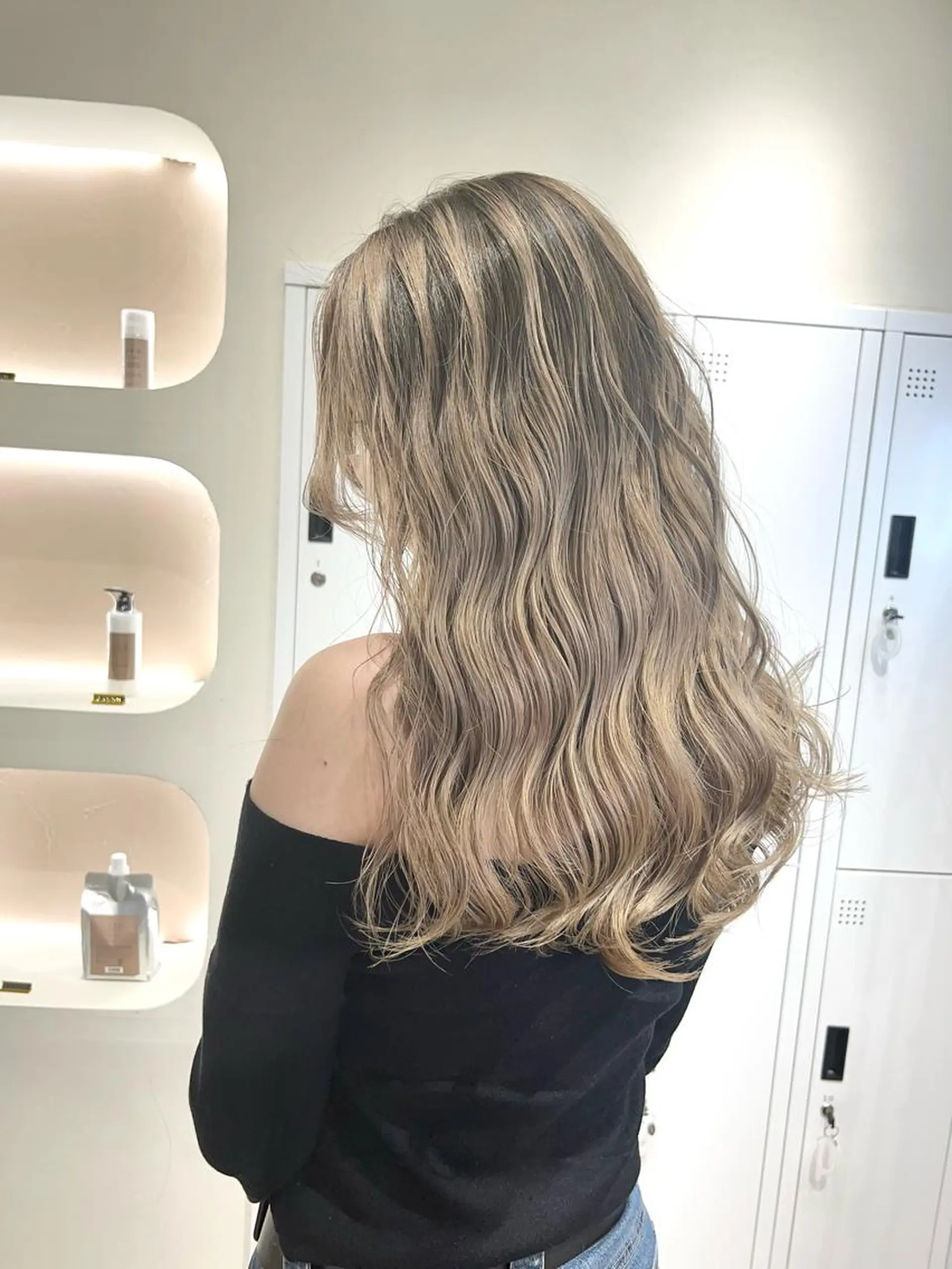 ロング カラー バレイヤージュ ブリーチ ハイライトカラー ハイトーンカラー ボブ 難波/レイヤーカット zina【辻優也】のヘアスタイル