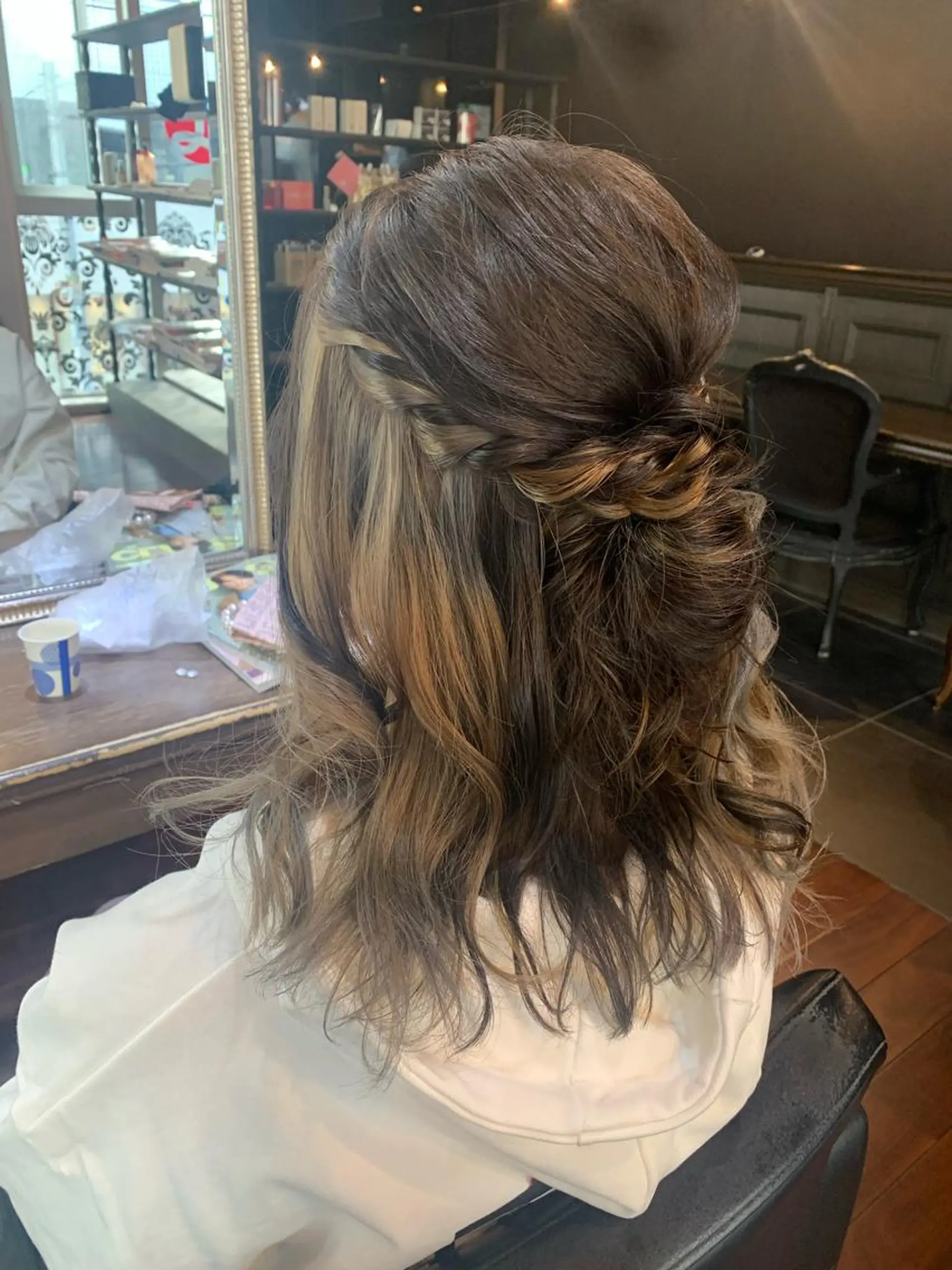 ミディアム カラー ヘアアレンジ ブリーチ インナーカラー ヘアカラー トリートメント 吉本 yoshimotoのヘアスタイル