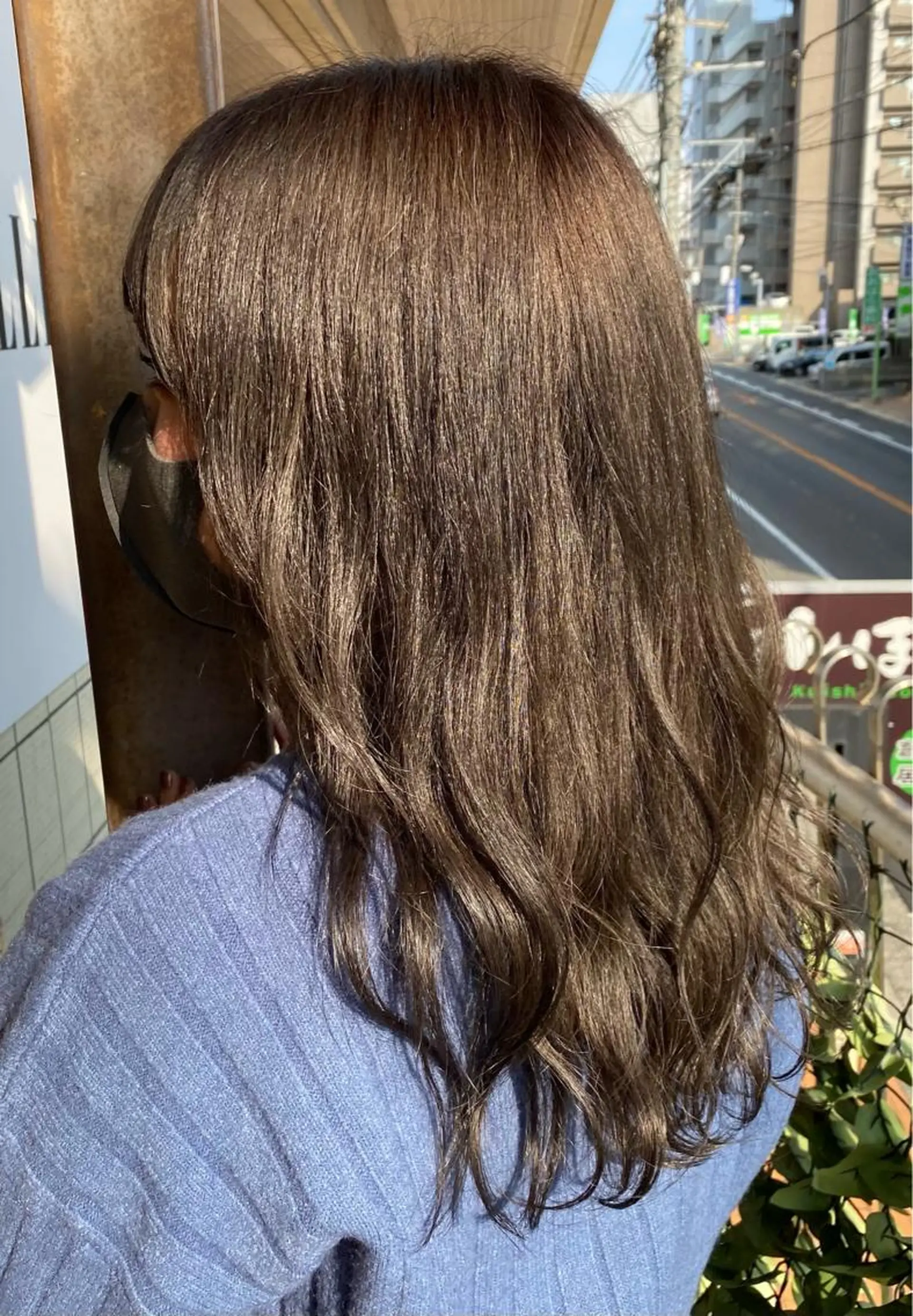 セミロング カラー ベージュカラー オリーブベージュ ヘアカラー ELLE&SALLY 石野のヘアスタイル